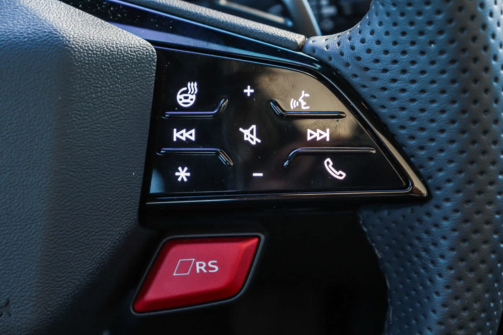 Thumbnail: 2025 Audi RS e-tron GT - 20