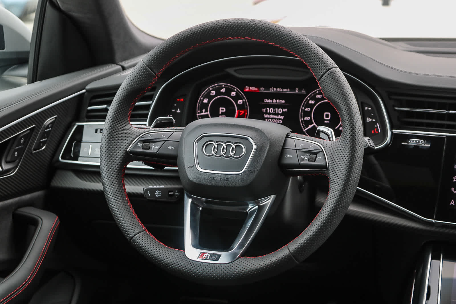 Thumbnail: 2025 Audi RS Q8 - 16