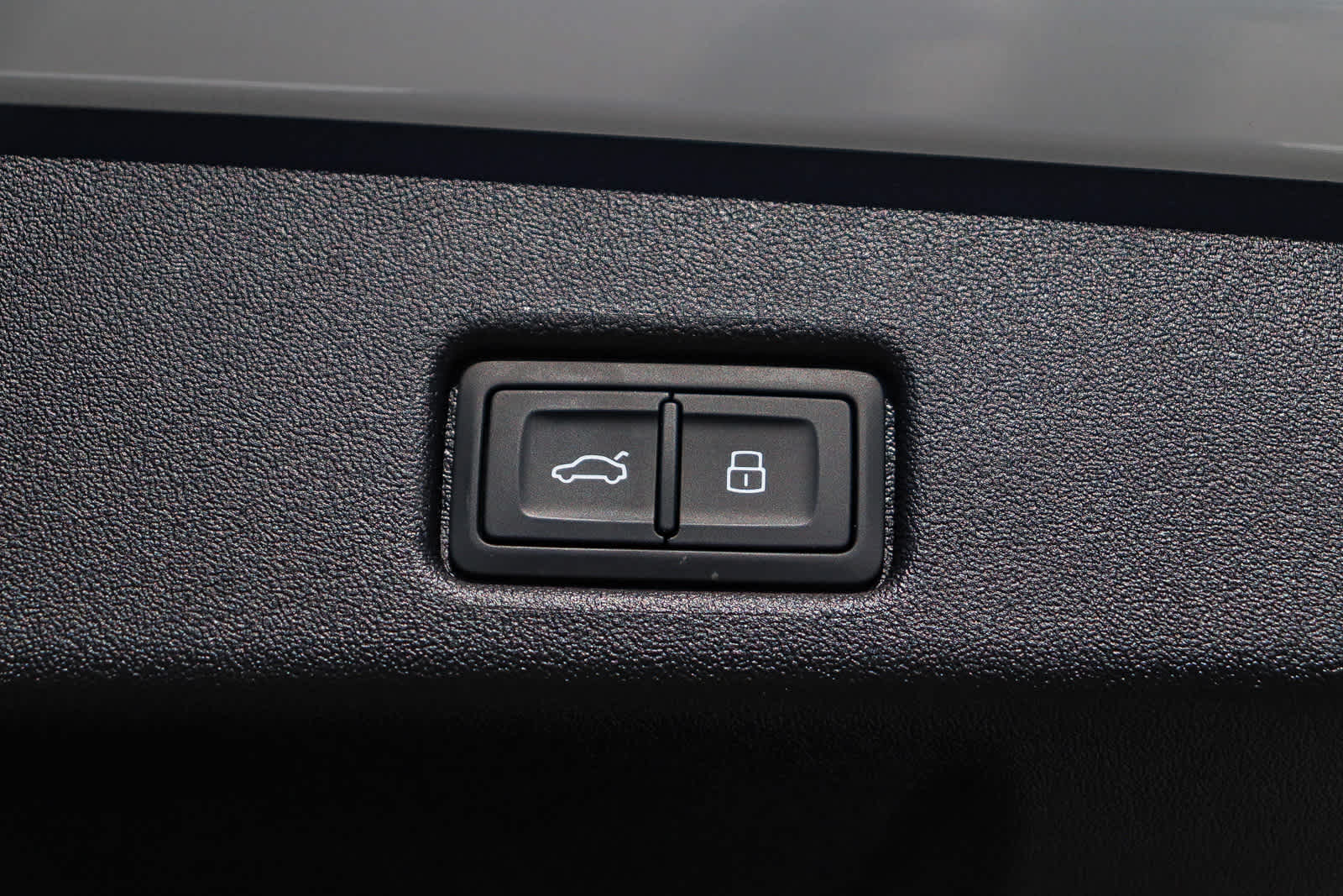 Thumbnail: 2025 Audi Q5 - 36