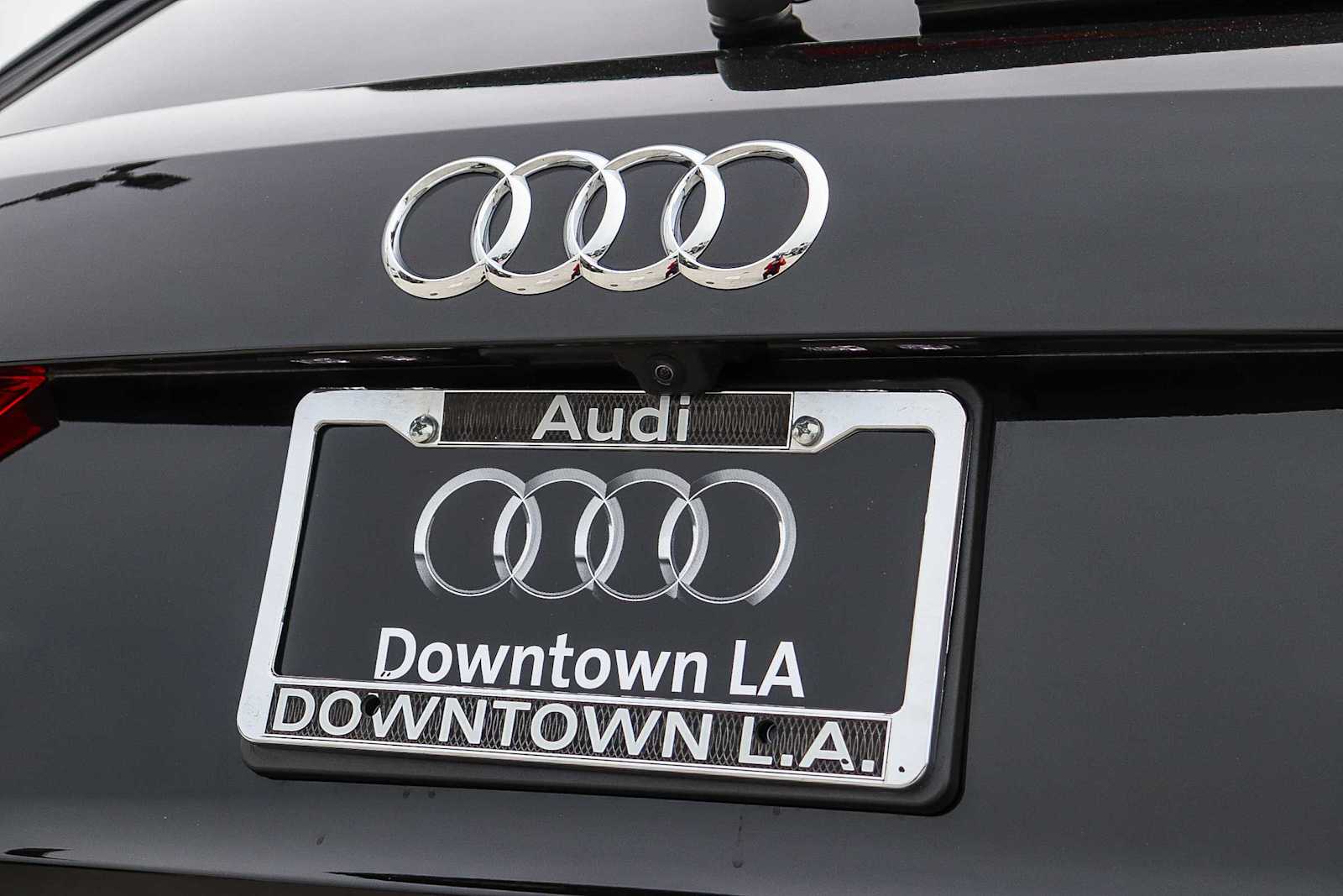 Thumbnail: 2025 Audi Q3 - 11