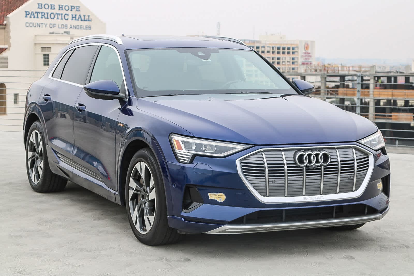 Thumbnail: 2022 Audi e-tron - 3