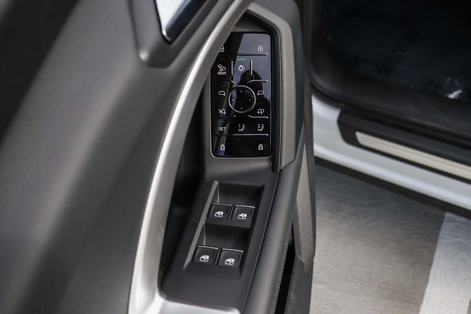 Thumbnail: 2025 Audi Q5 - 26