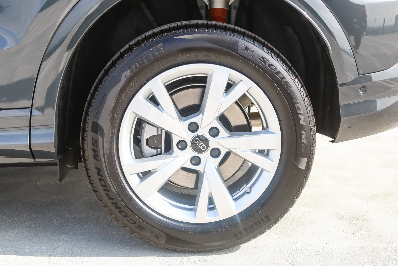 Thumbnail: 2025 Audi Q5 - 13