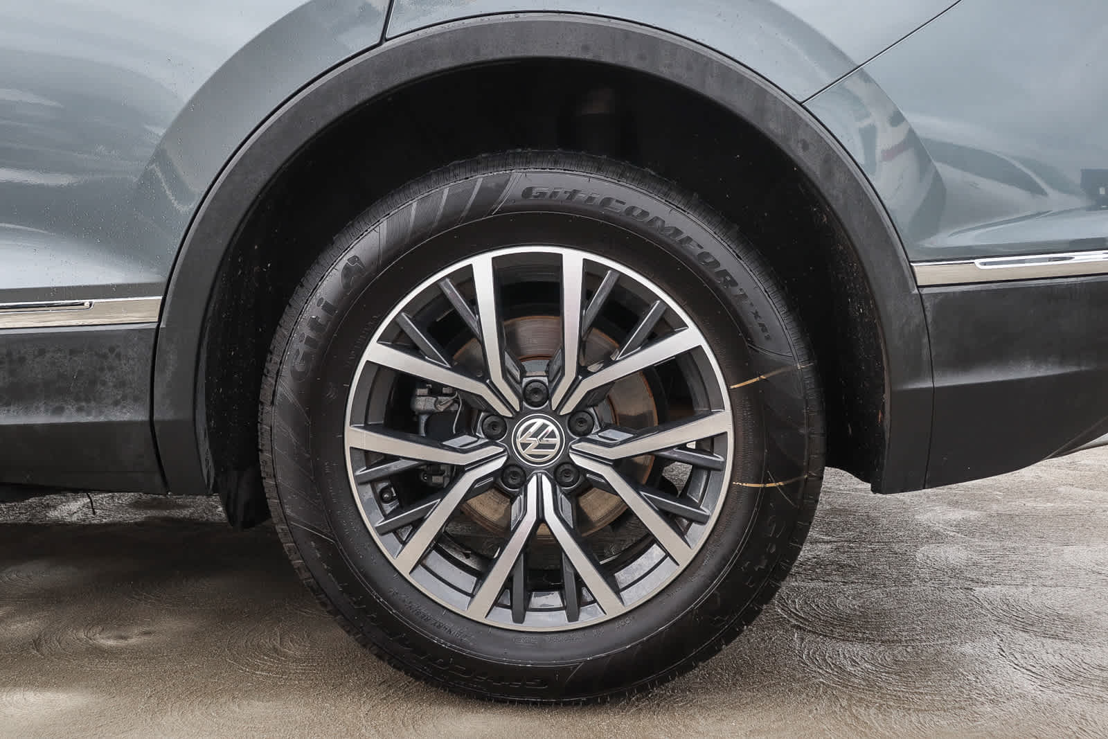 Thumbnail: 2020 Volkswagen Tiguan - 13