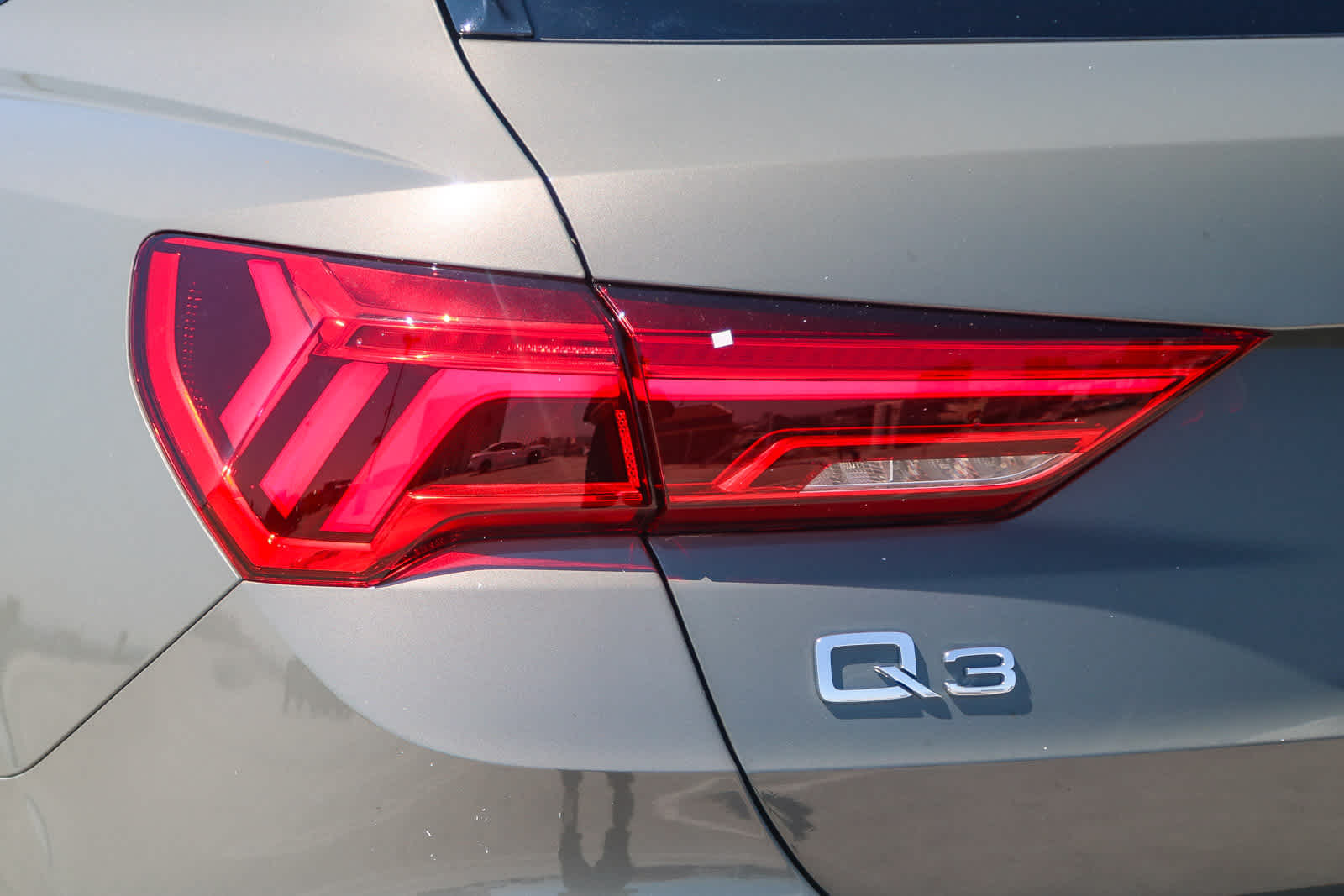 Thumbnail: 2025 Audi Q3 - 10