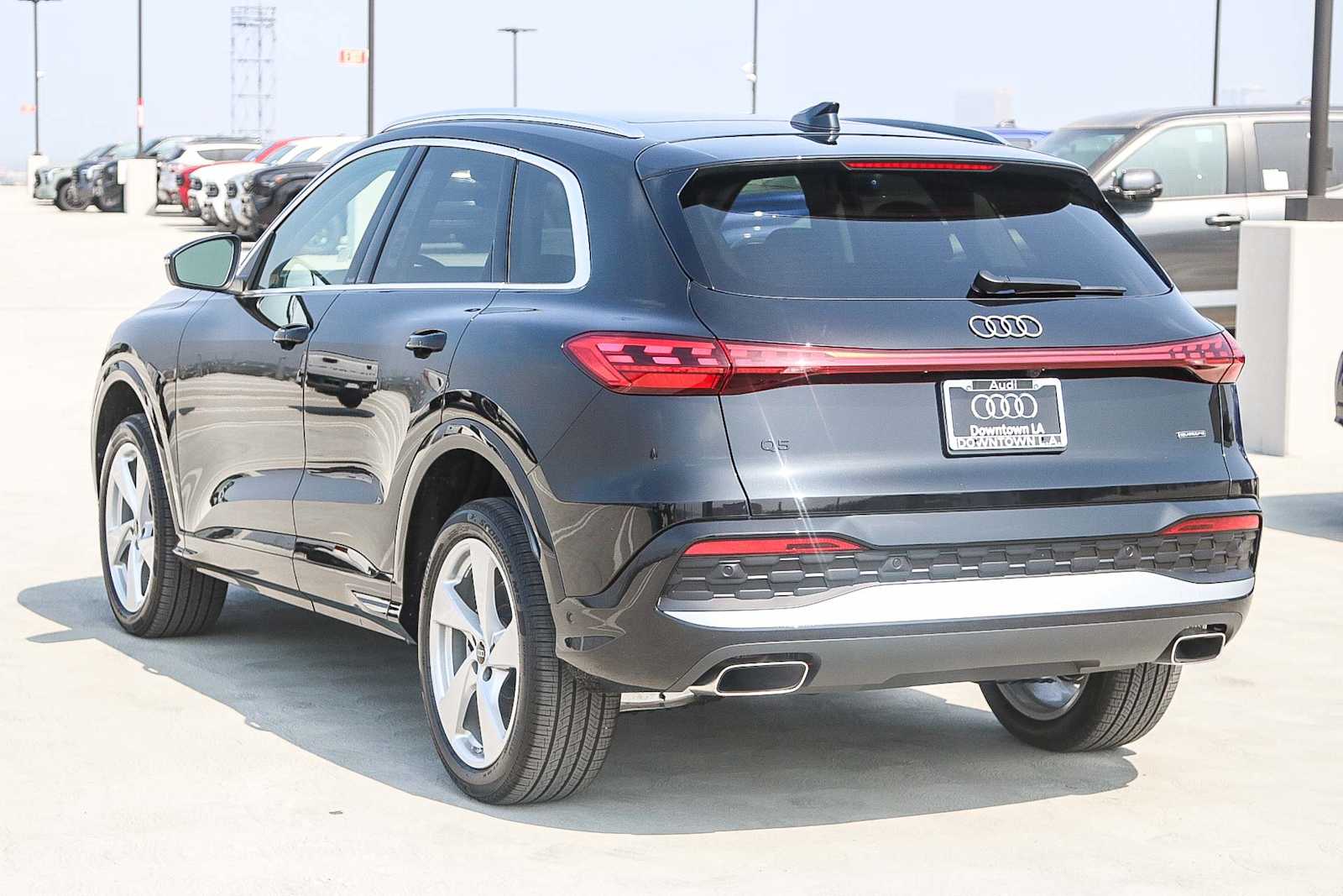 Thumbnail: 2025 Audi Q5 - 8