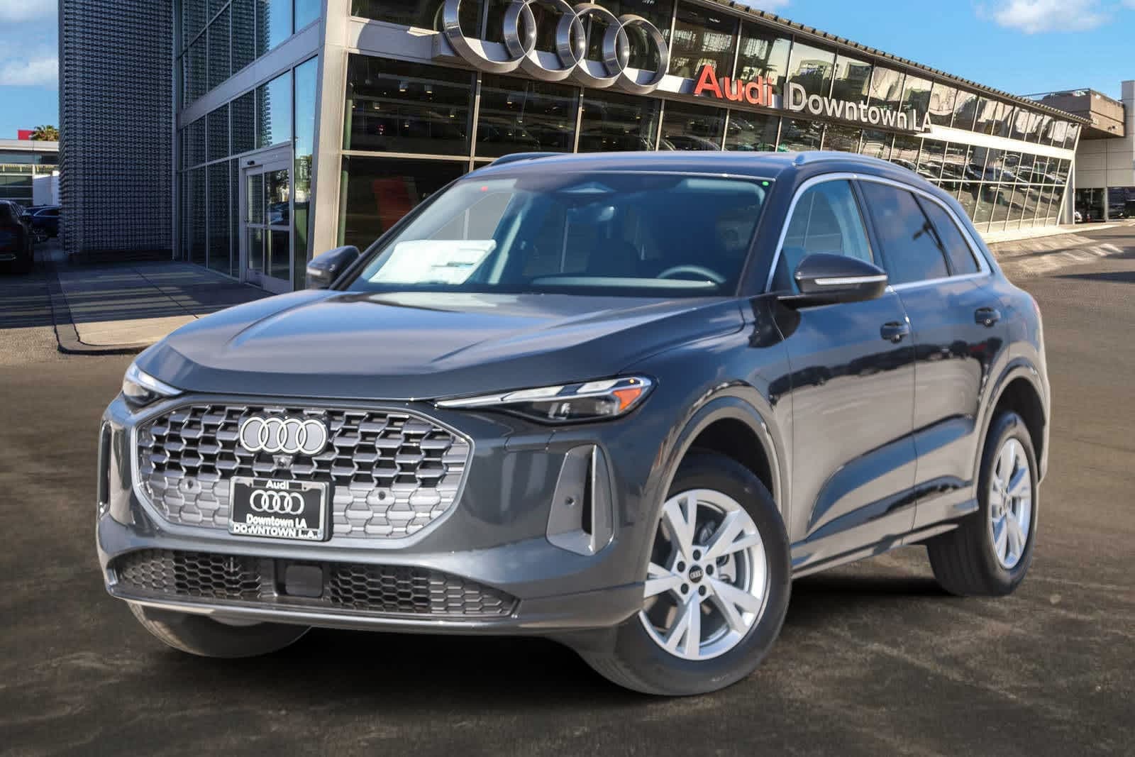 Thumbnail: 2025 Audi Q5 - 1