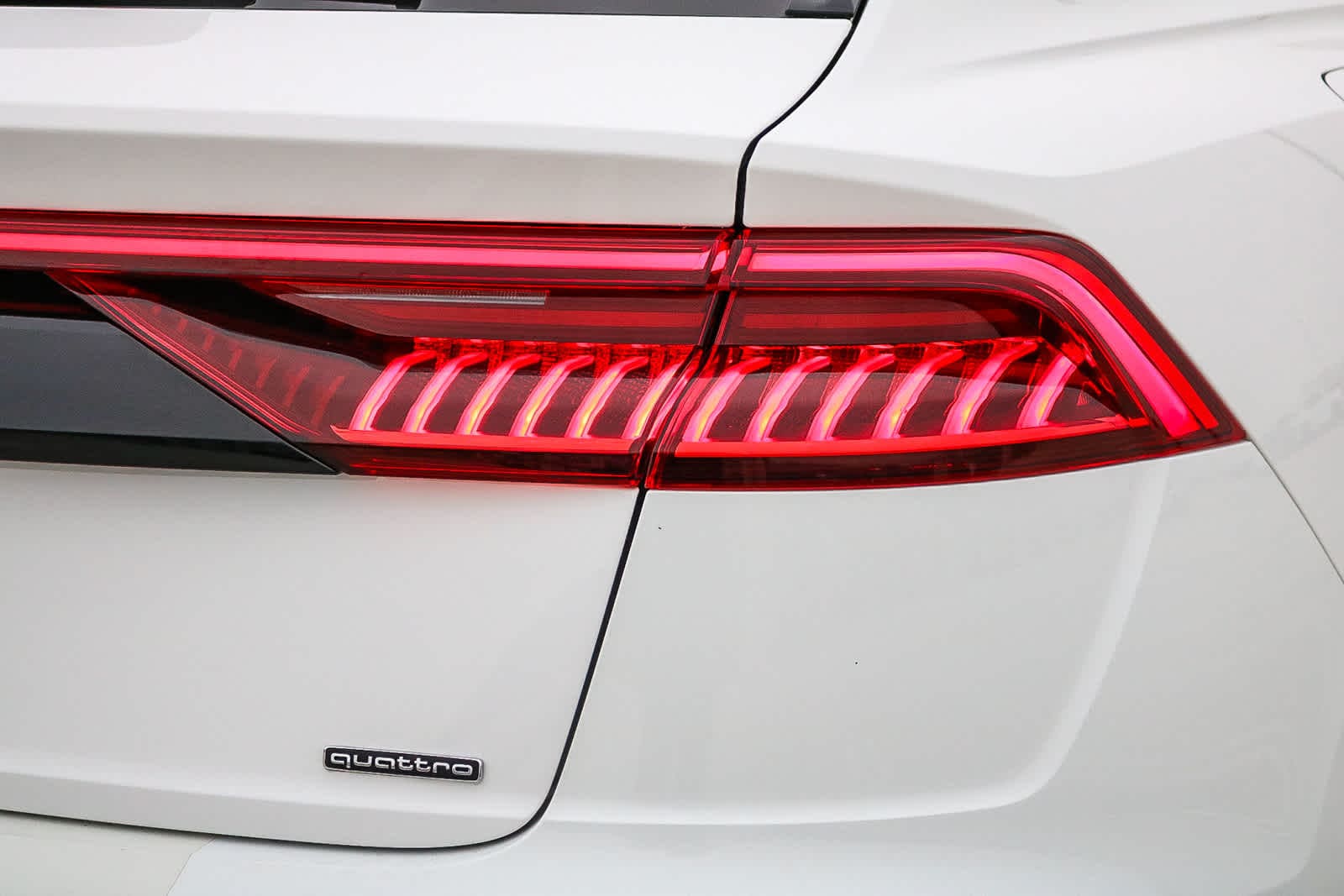 Thumbnail: 2023 Audi Q8 - 11