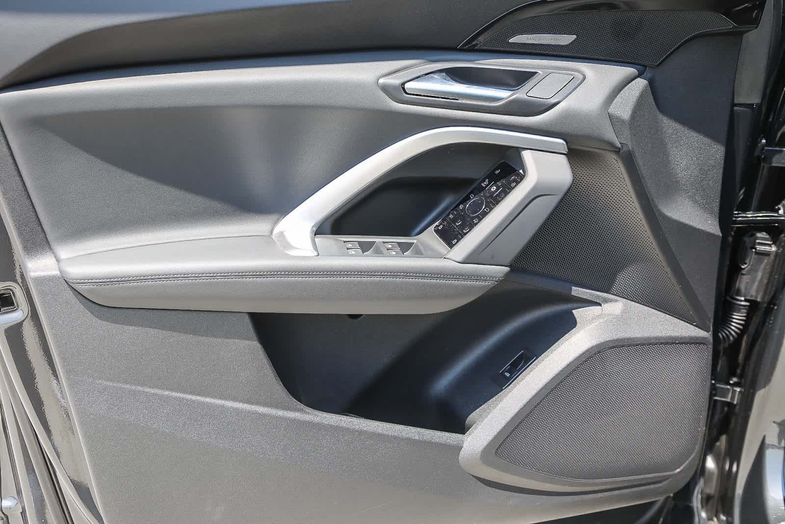 Thumbnail: 2025 Audi Q5 - 21