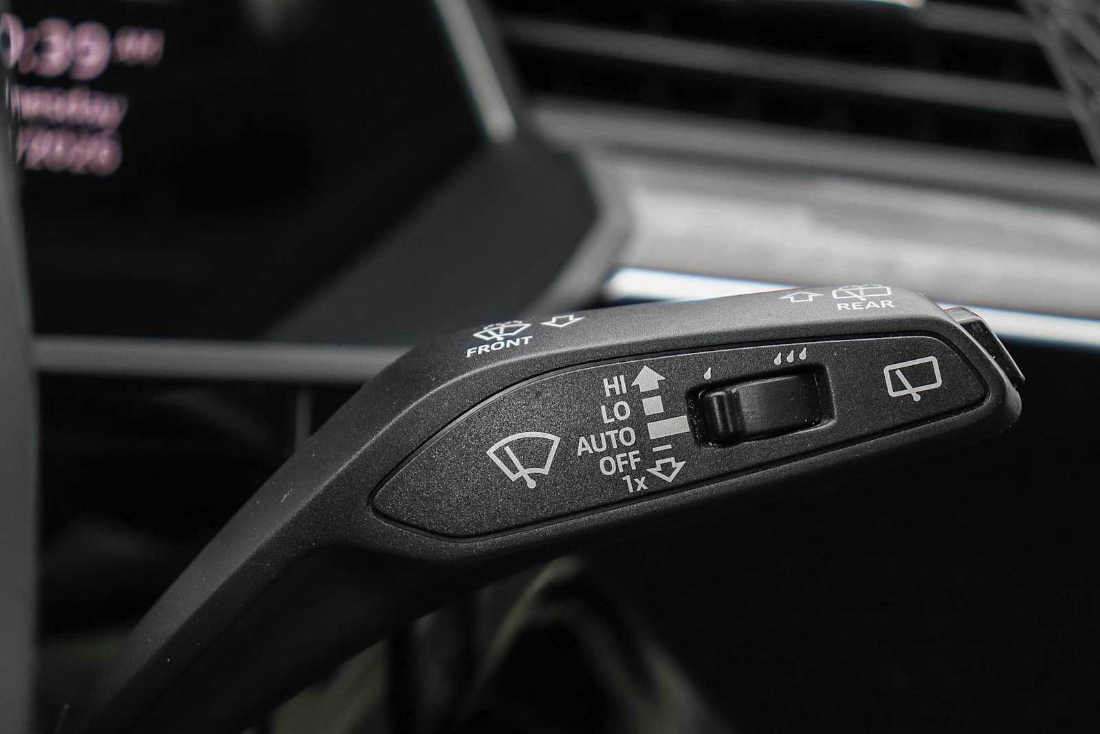 Thumbnail: 2024 Audi Q8 e-tron - 33