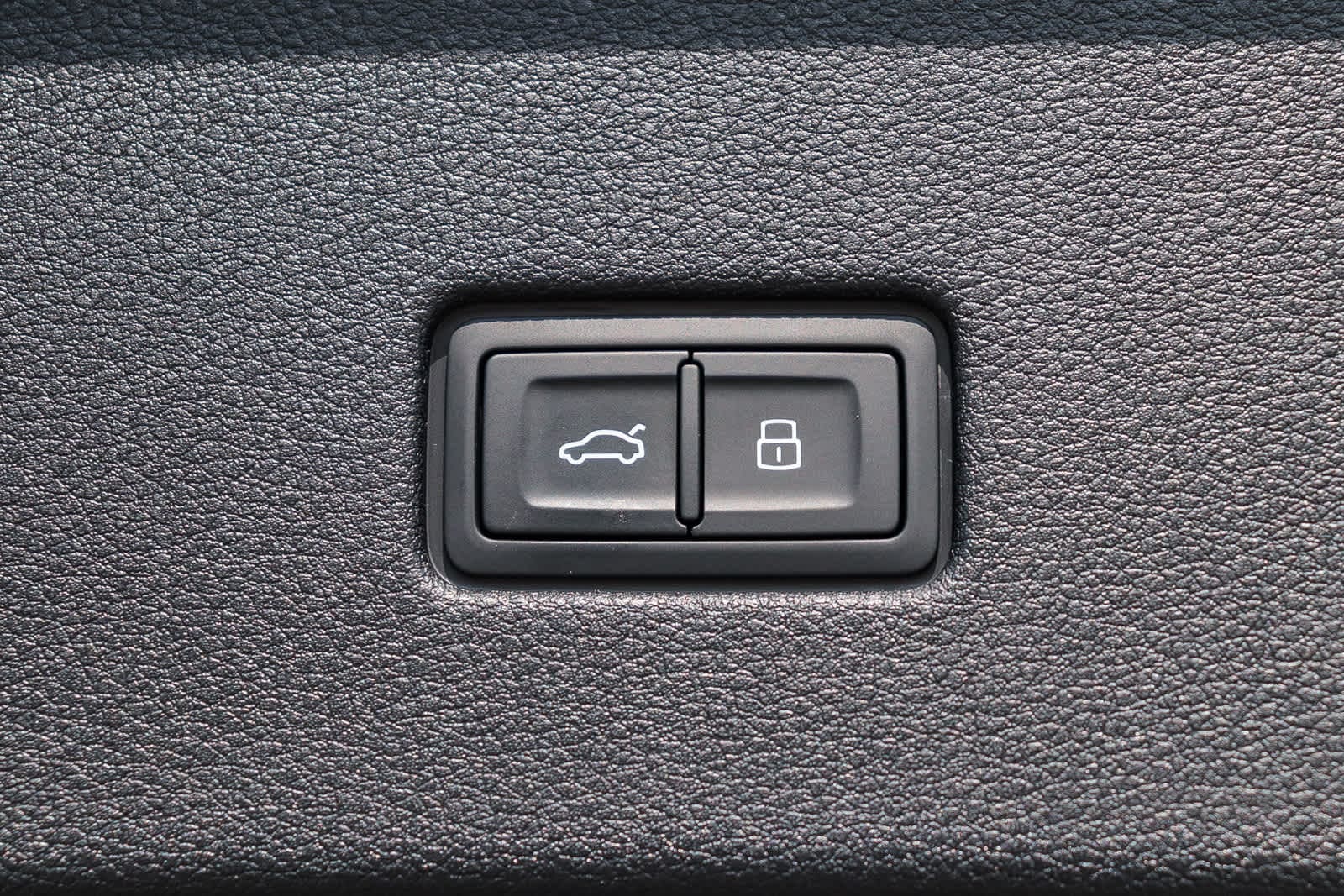 Thumbnail: 2026 Audi Q8 - 39