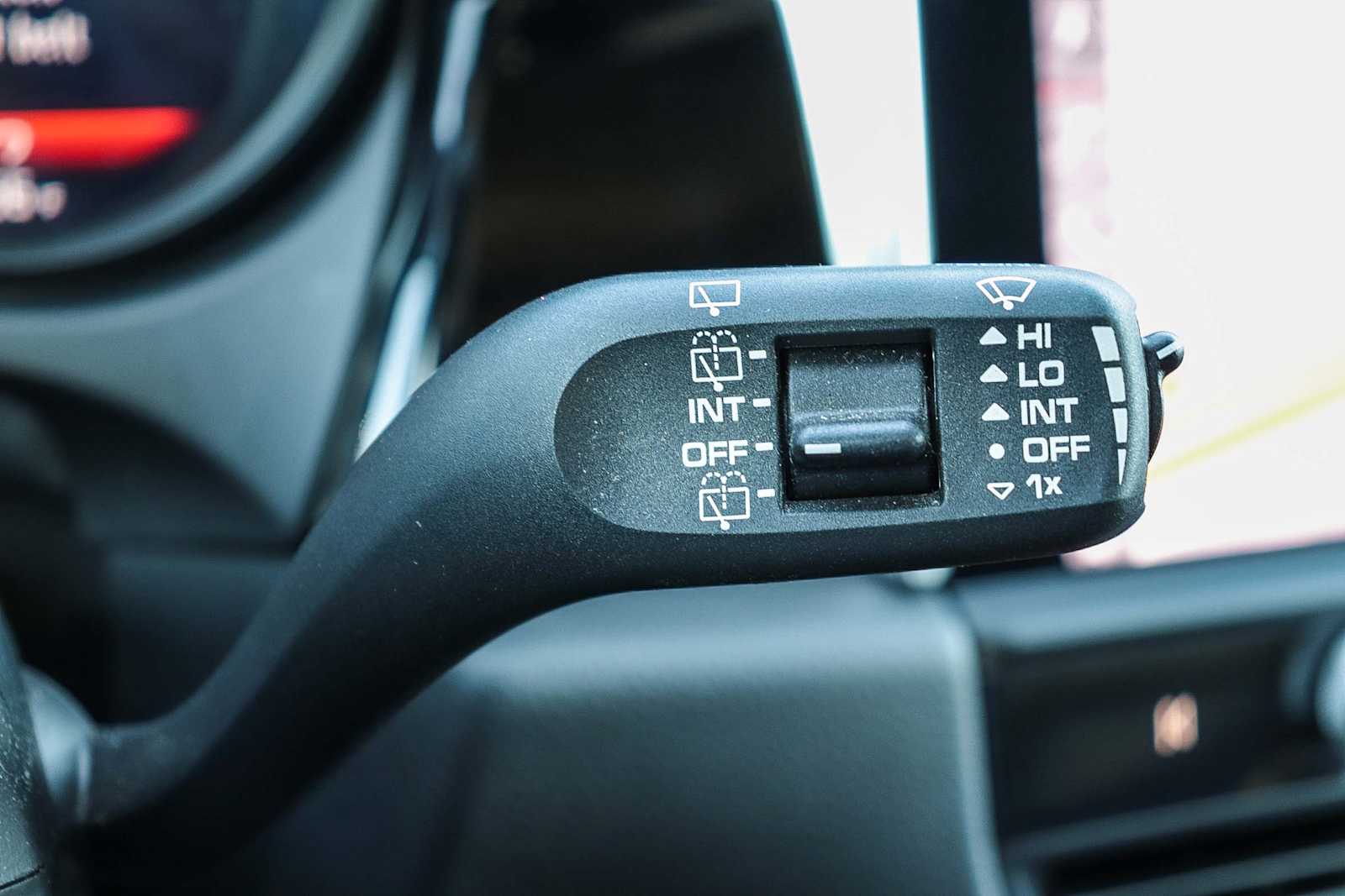 Thumbnail: 2023 Porsche Macan - 31