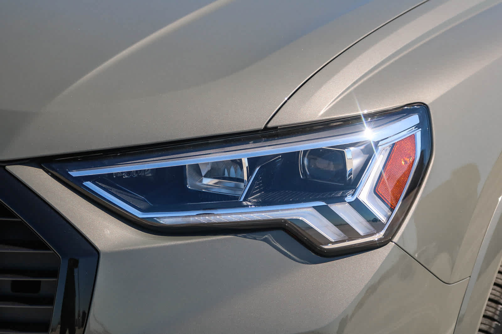 Thumbnail: 2025 Audi Q3 - 4