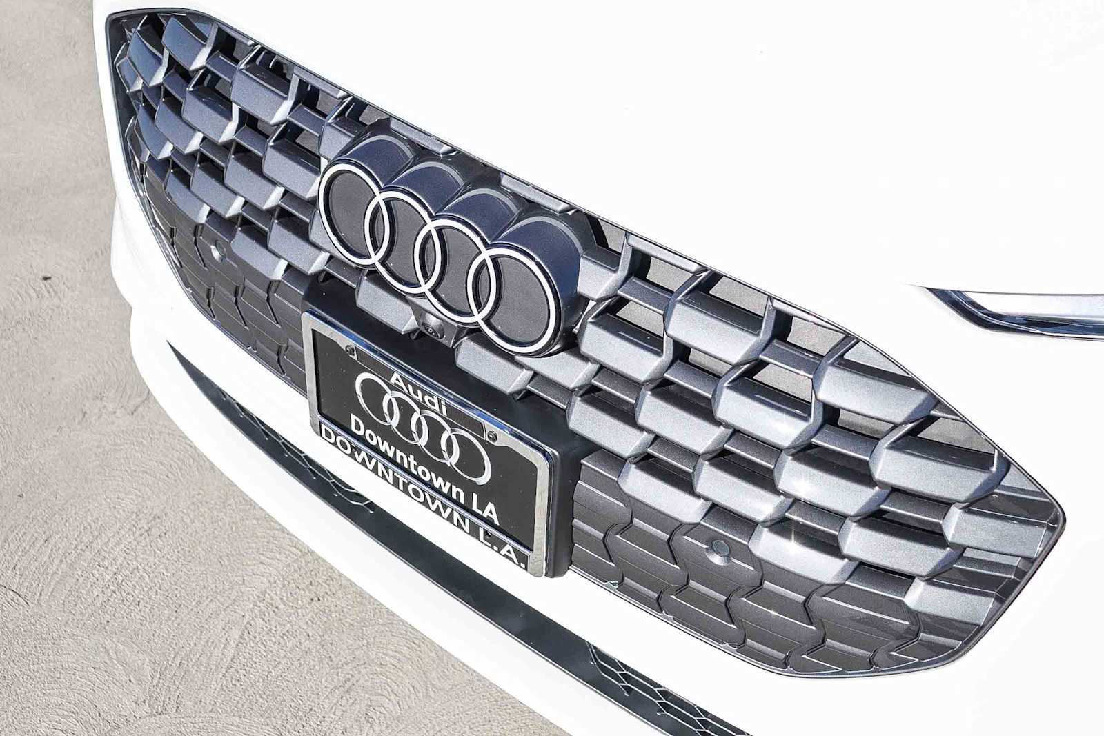 Thumbnail: 2025 Audi Q5 - 8