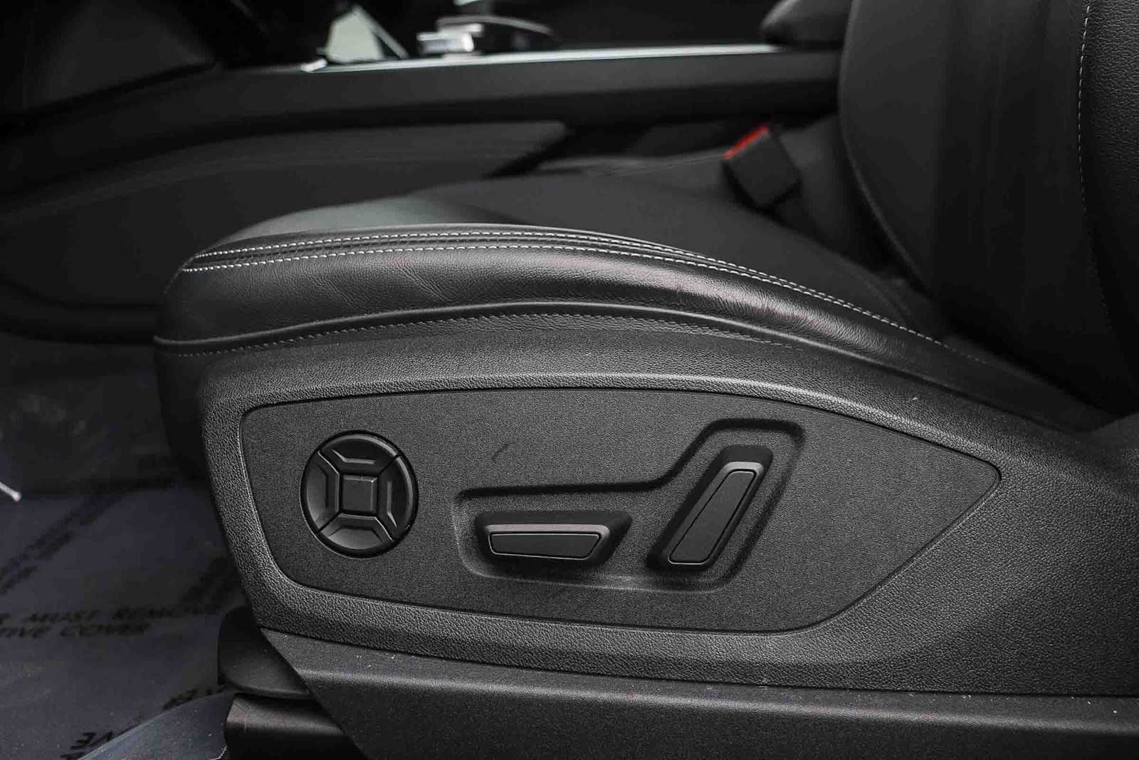 Thumbnail: 2024 Audi Q8 e-tron - 27