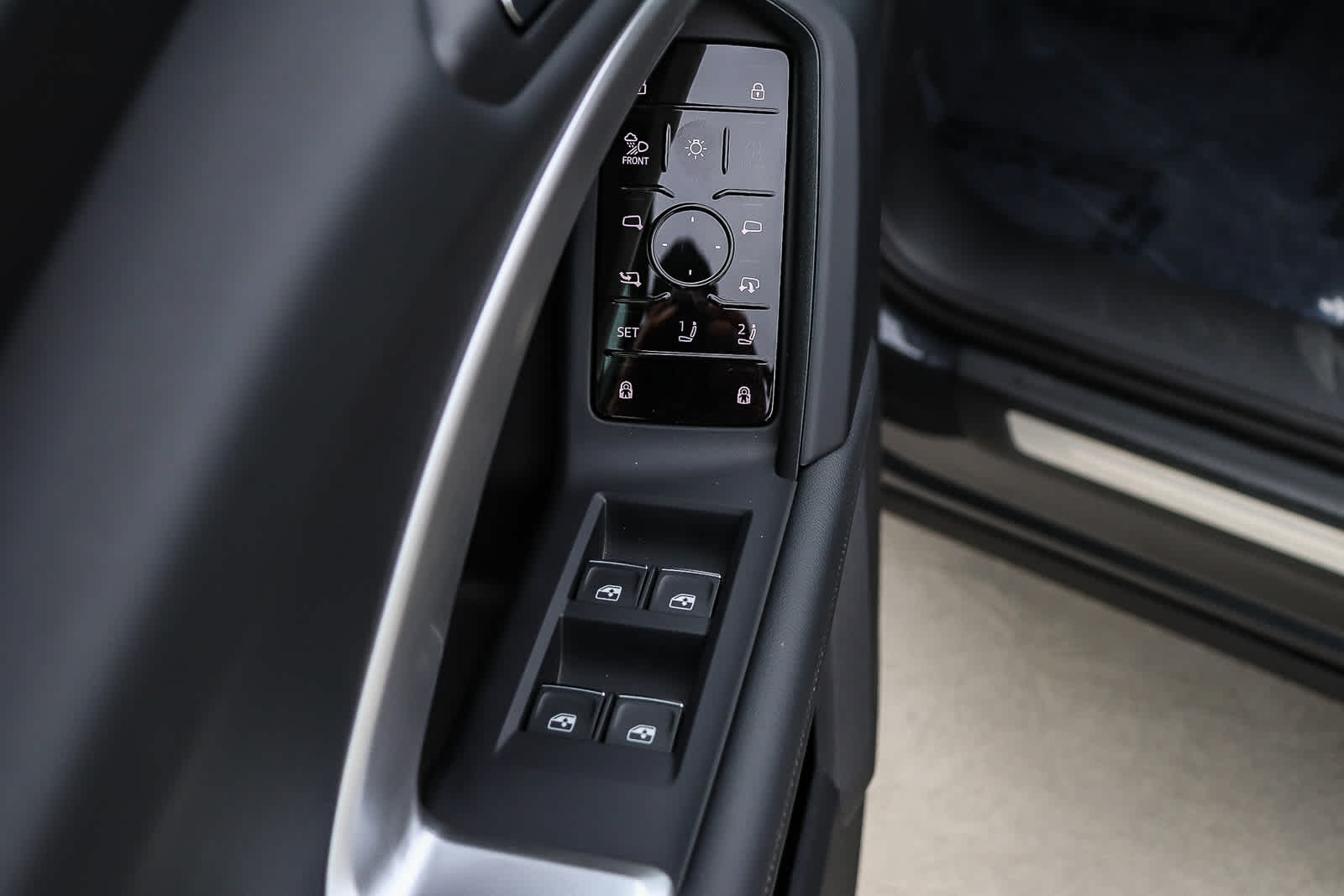 Thumbnail: 2025 Audi Q5 - 25