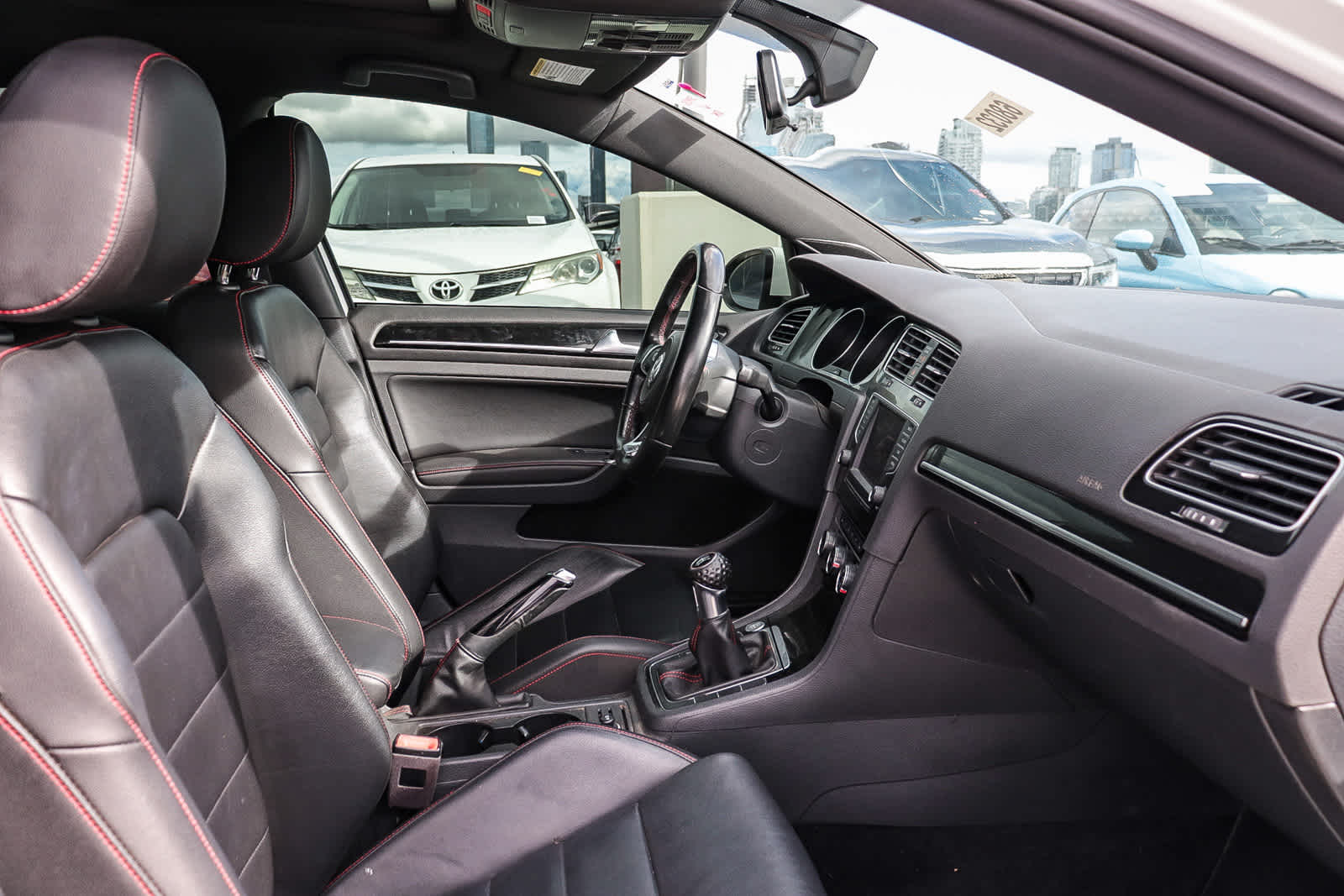 Thumbnail: 2017 Volkswagen Golf - 23