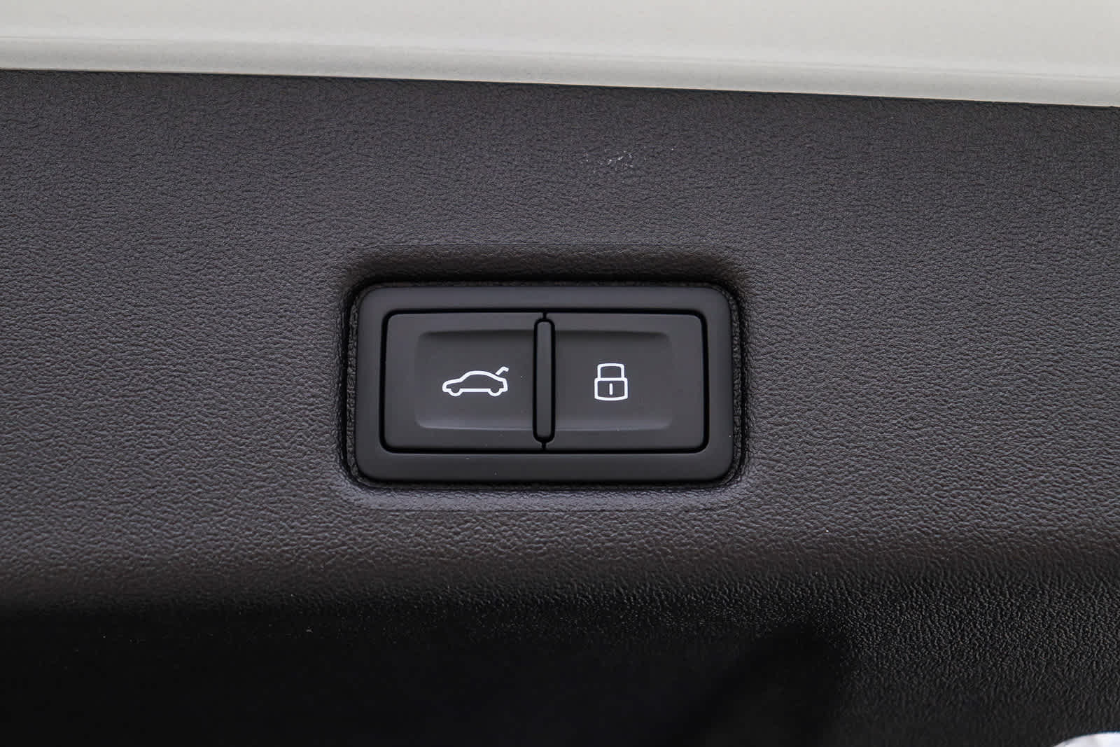 Thumbnail: 2025 Audi Q5 - 37