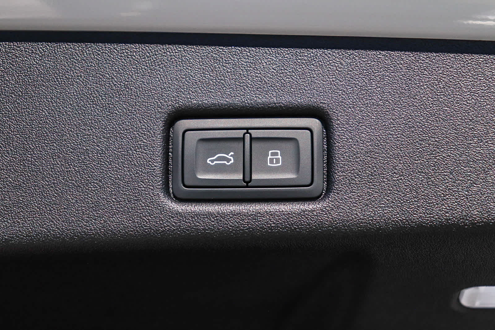 Thumbnail: 2025 Audi SQ5 - 36