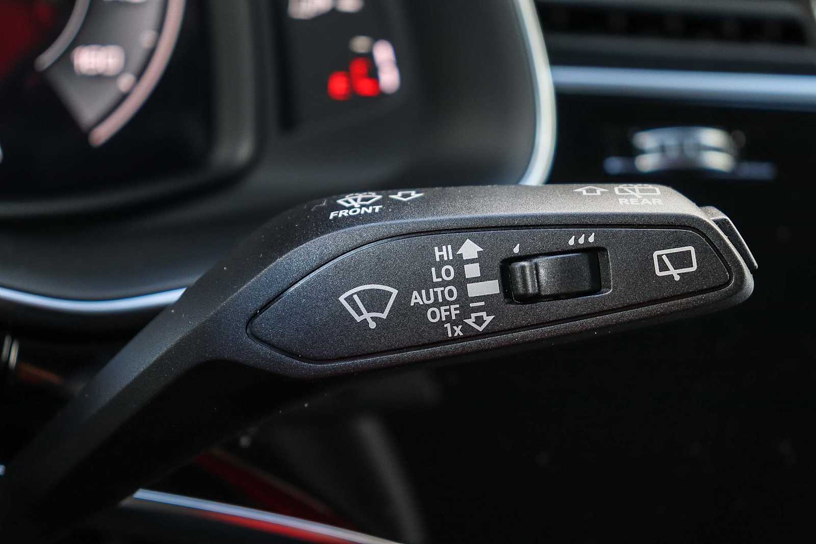 Thumbnail: 2026 Audi Q8 - 33