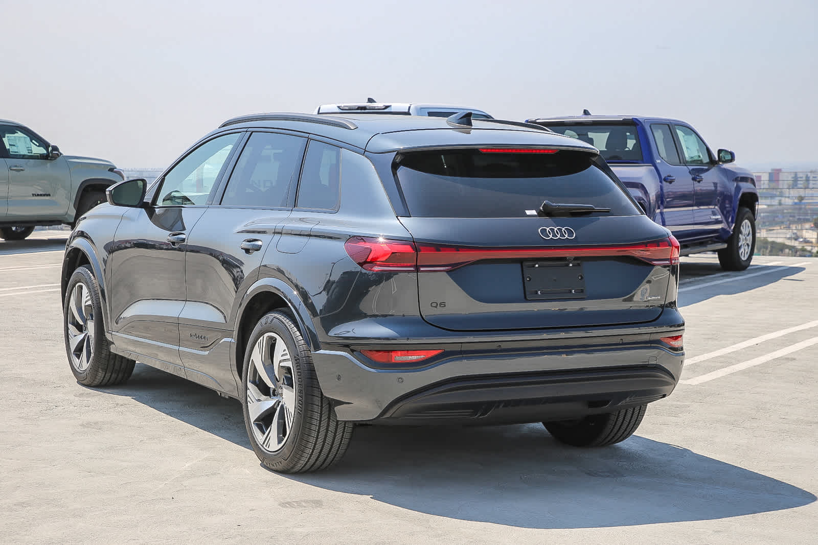 Thumbnail: 2025 Audi Q6 e-tron - 6