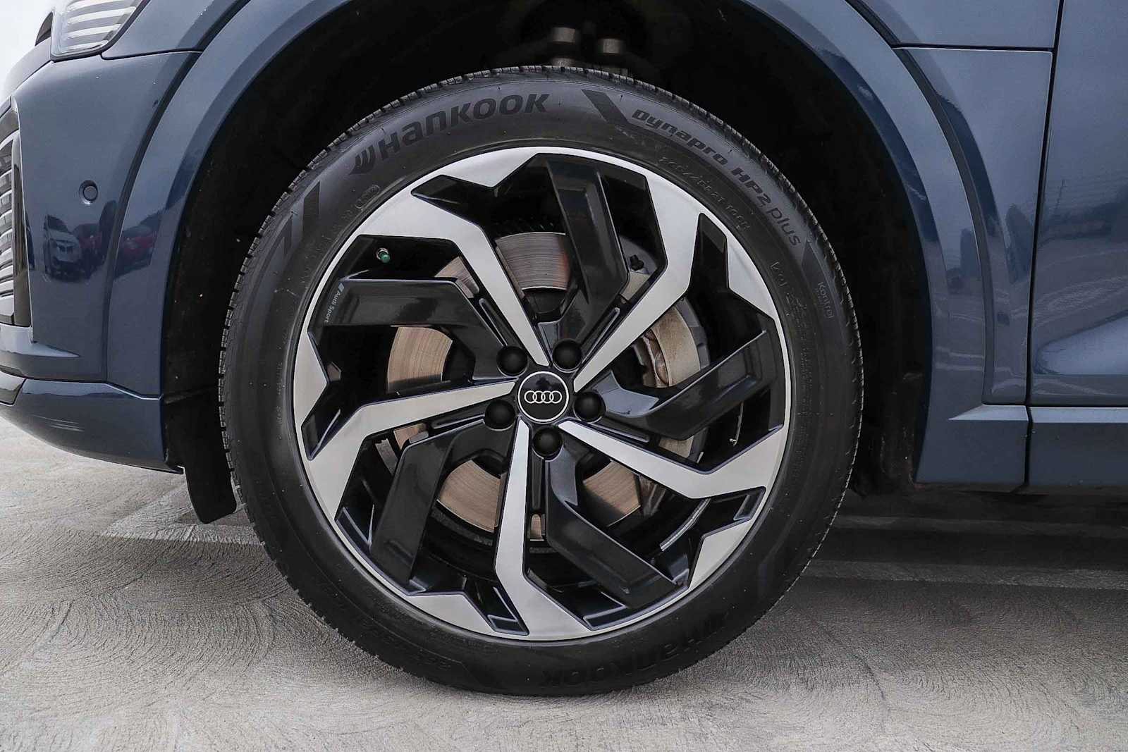 Thumbnail: 2024 Audi Q8 e-tron - 14
