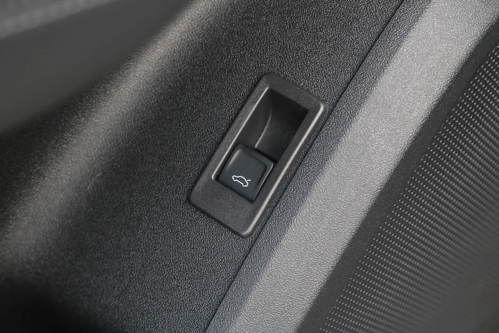 Thumbnail: 2025 Audi Q5 - 30