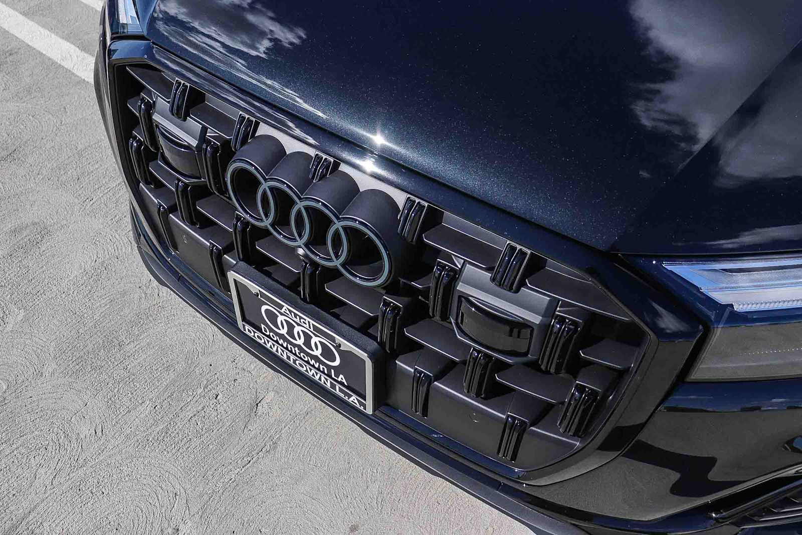 Thumbnail: 2026 Audi Q7 - 8