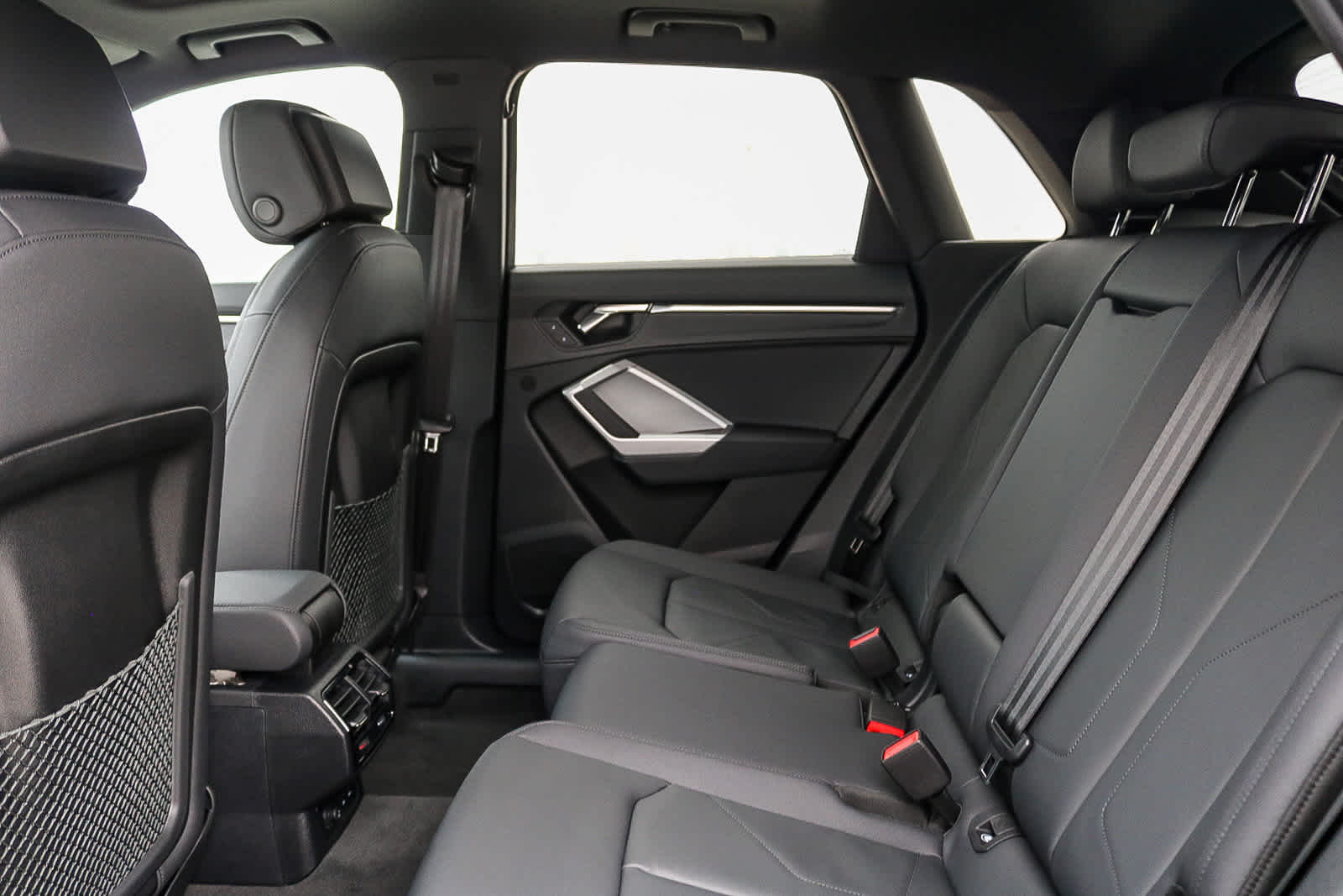 Thumbnail: 2025 Audi Q3 - 27