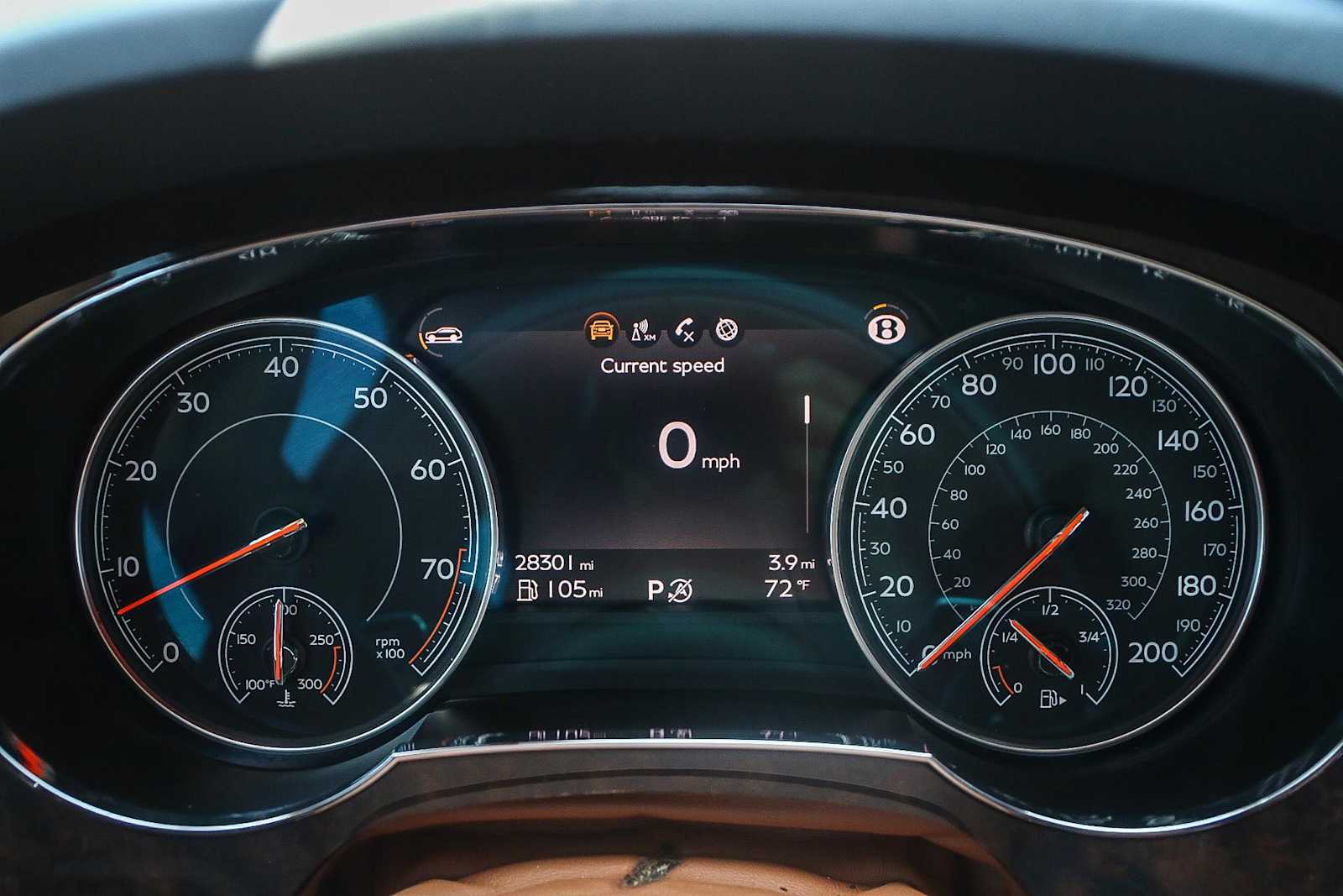Thumbnail: 2019 Bentley Bentayga - 27