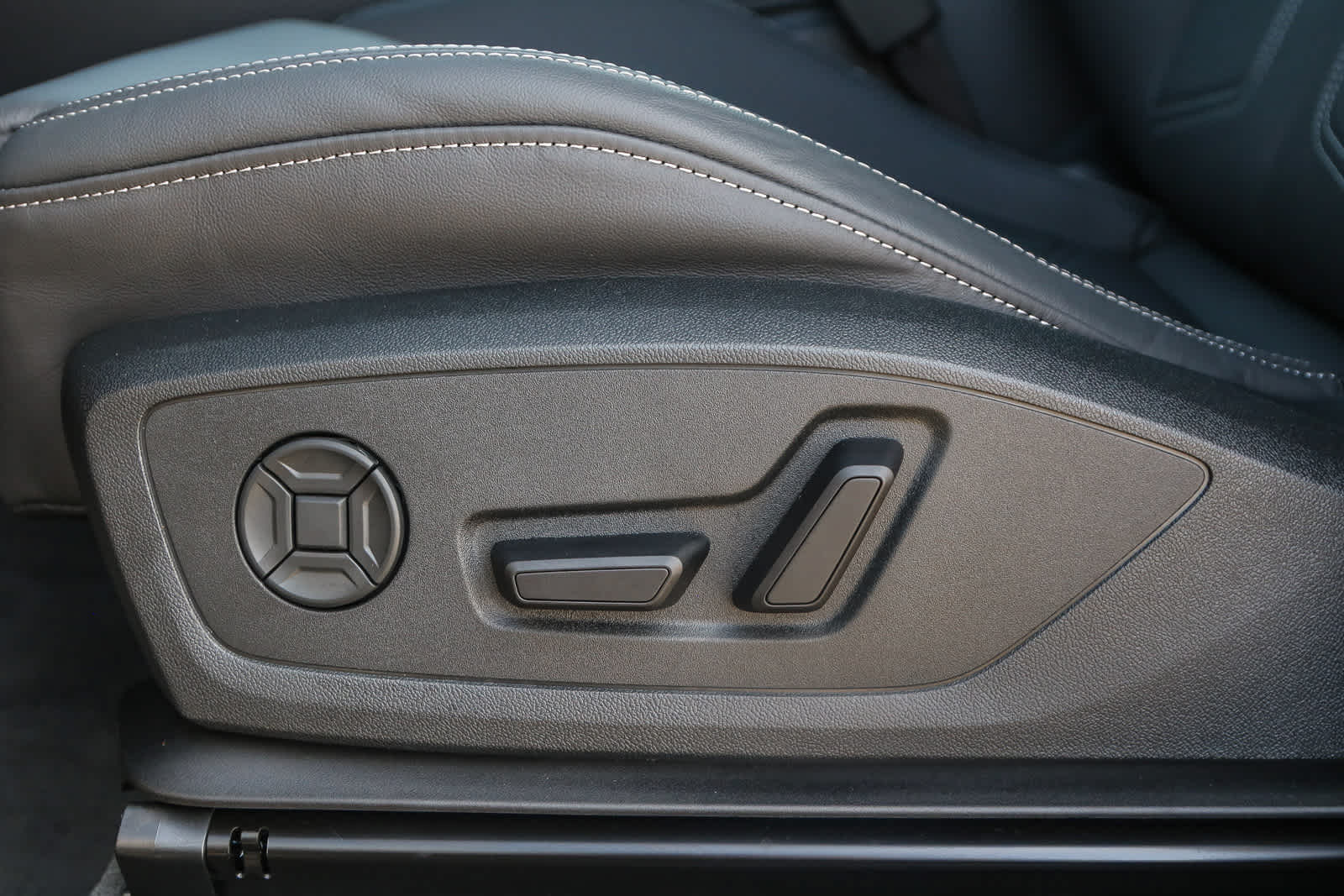 Thumbnail: 2025 Audi Q3 - 31