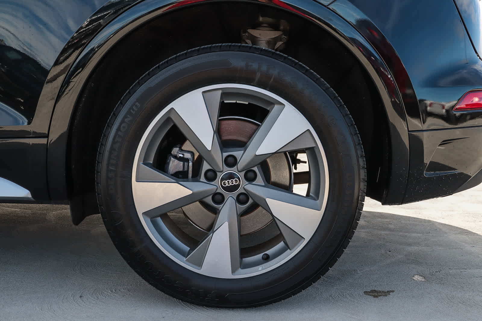 Thumbnail: 2023 Audi Q5 - 13