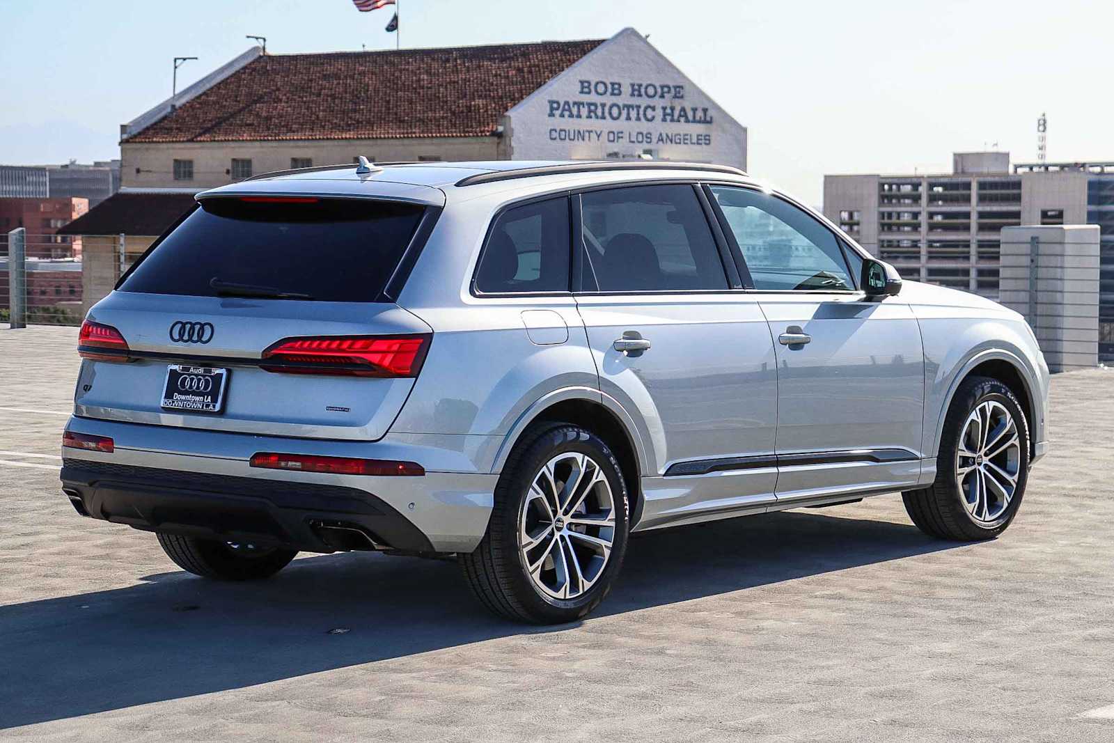 Thumbnail: 2025 Audi Q7 - 4