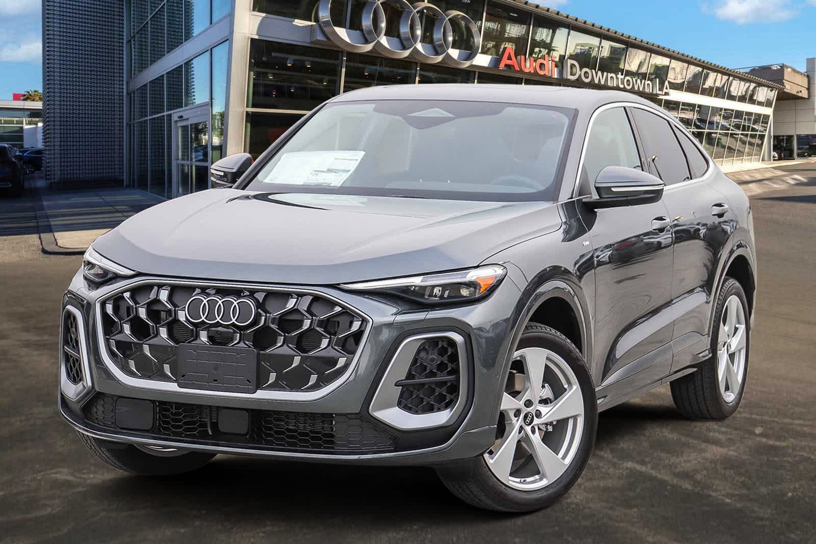 Thumbnail: 2025 Audi Q5 - 1