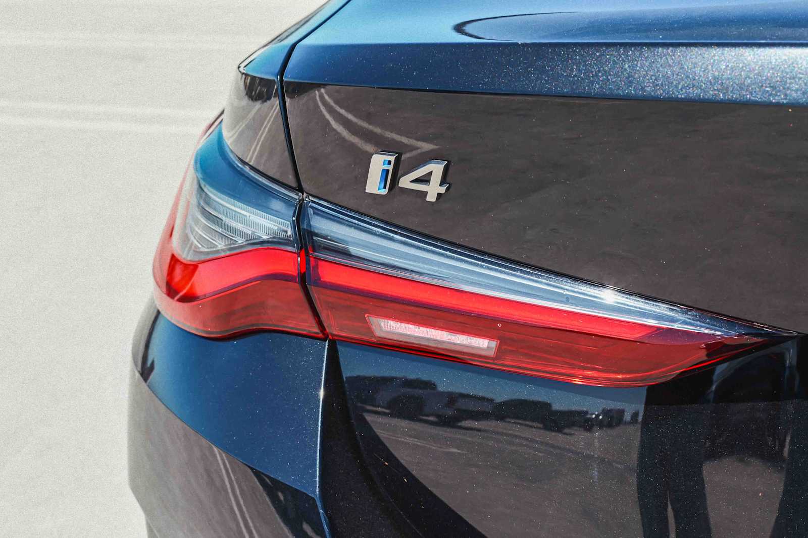 Thumbnail: 2022 BMW i4 - 7