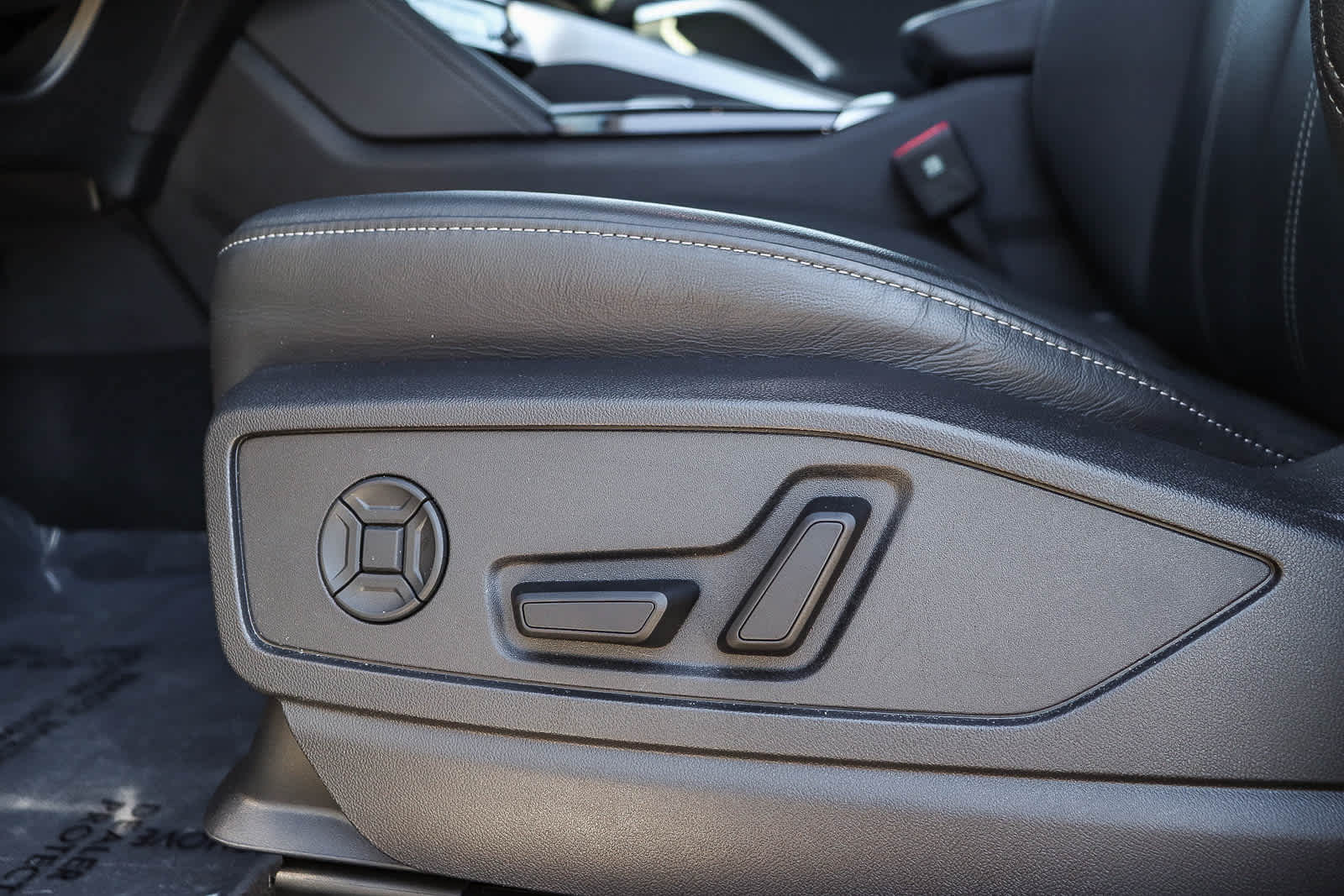 Thumbnail: 2025 Audi Q5 - 25