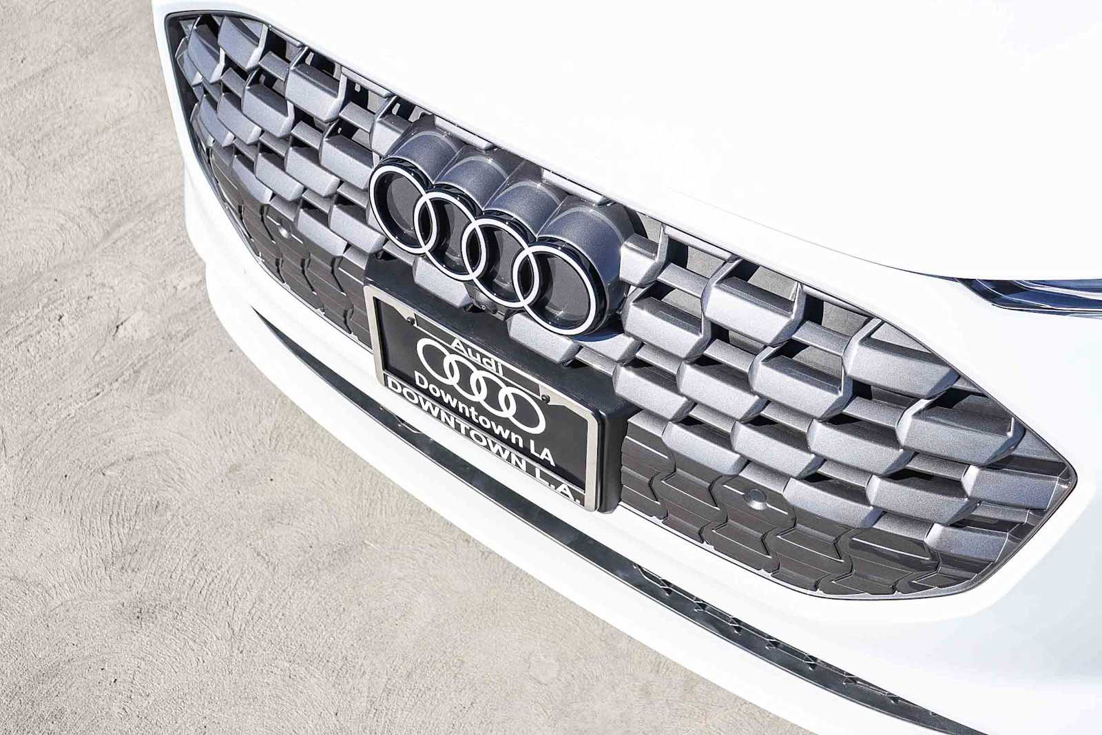 Thumbnail: 2025 Audi Q5 - 8