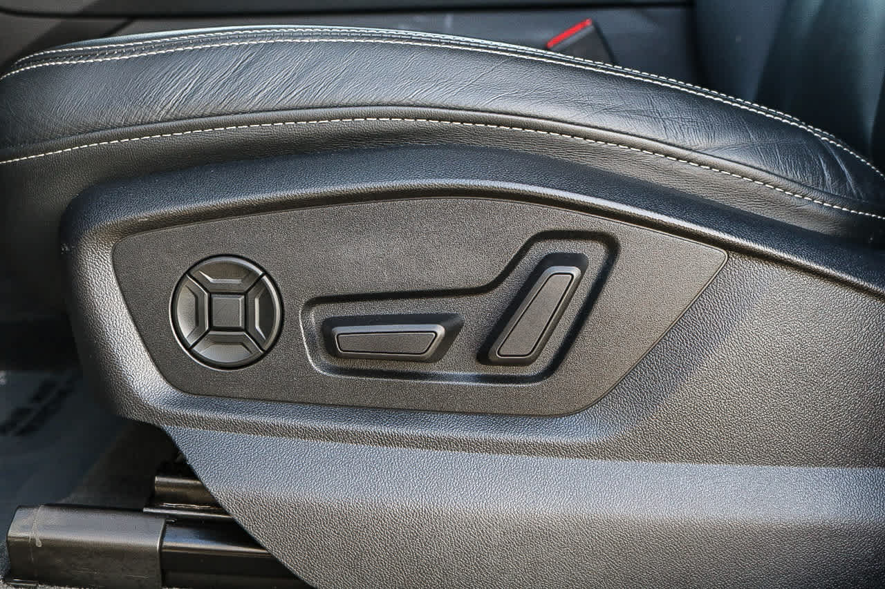 Thumbnail: 2022 Audi Q8 - 30