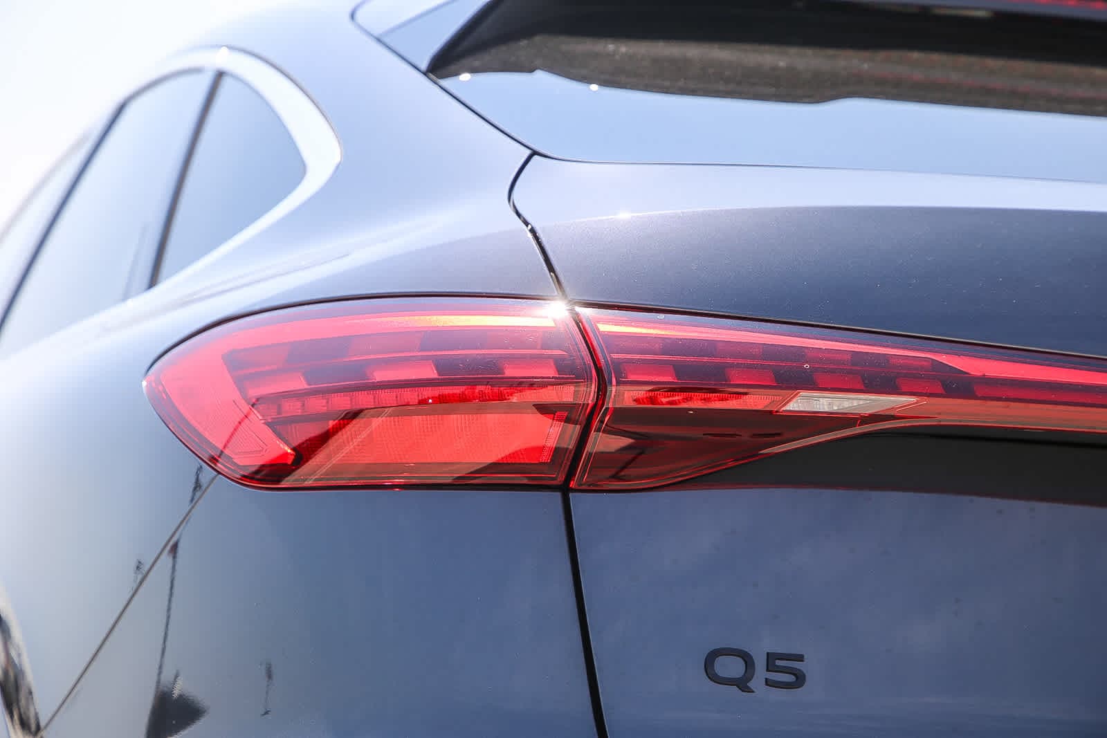 Thumbnail: 2025 Audi Q5 - 10