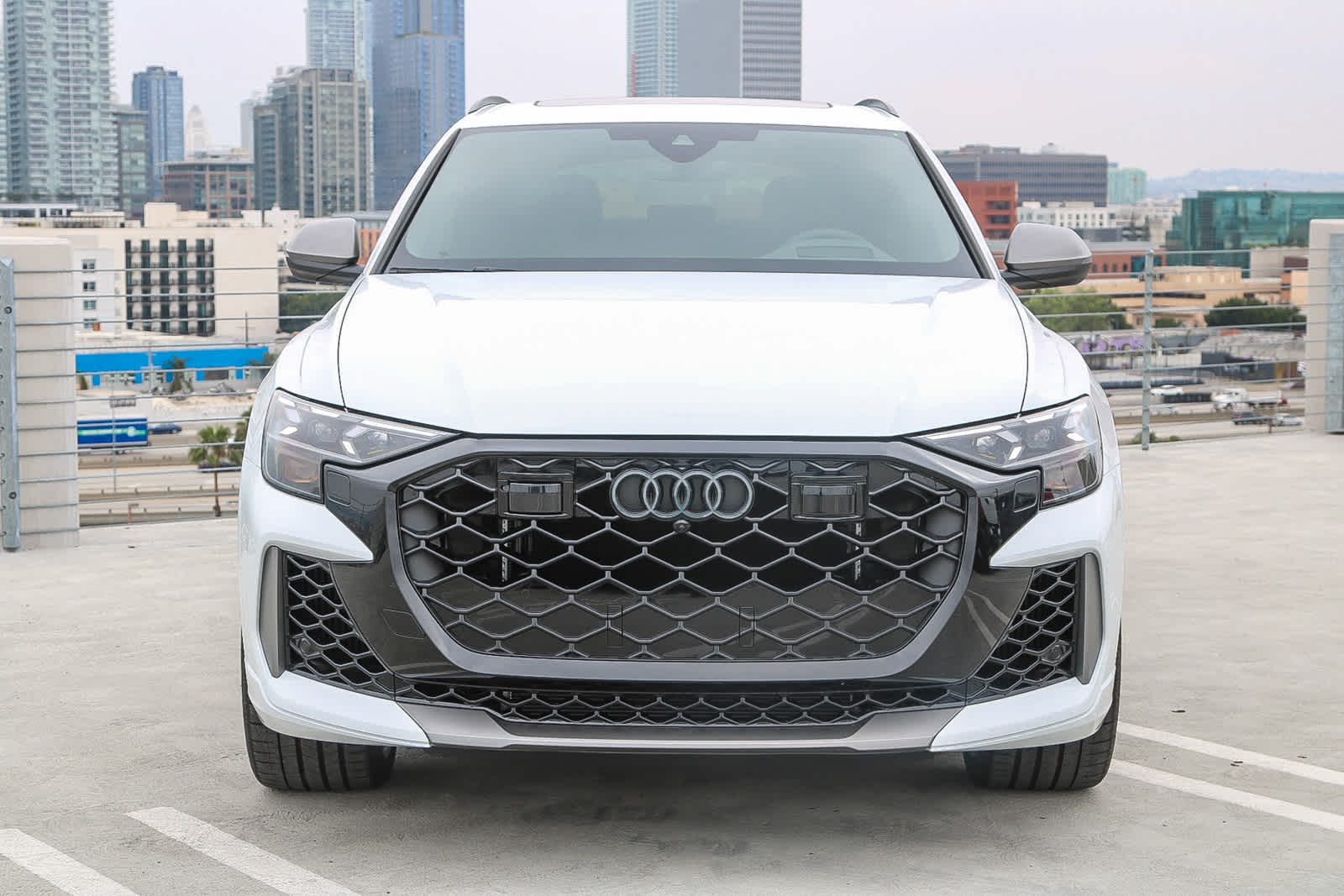 Thumbnail: 2025 Audi RS Q8 - 2