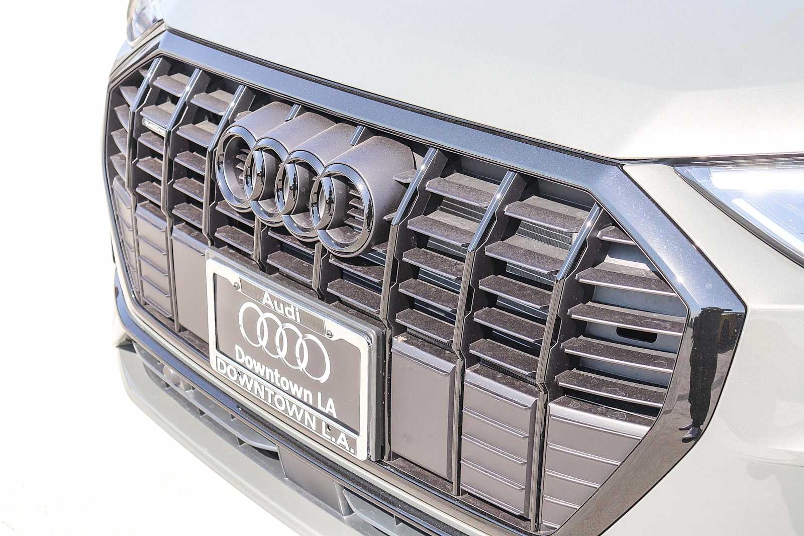 Thumbnail: 2025 Audi Q3 - 10