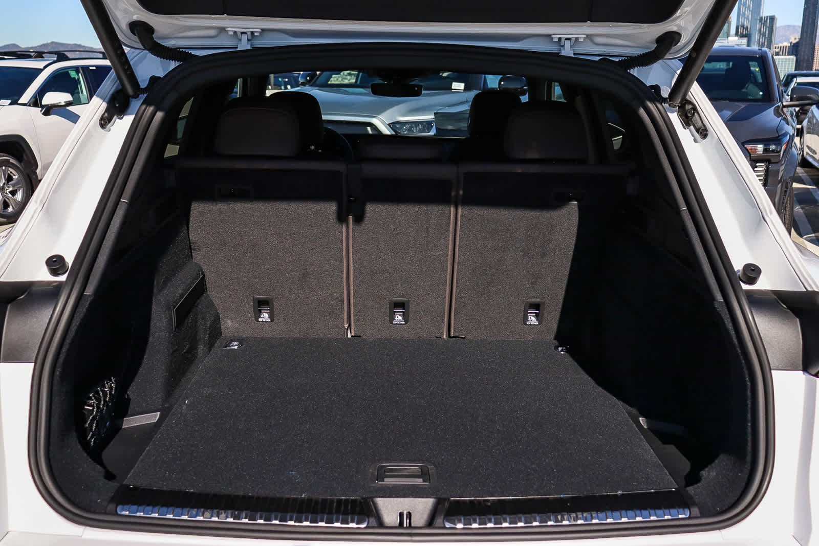 Thumbnail: 2025 Audi Q5 - 35