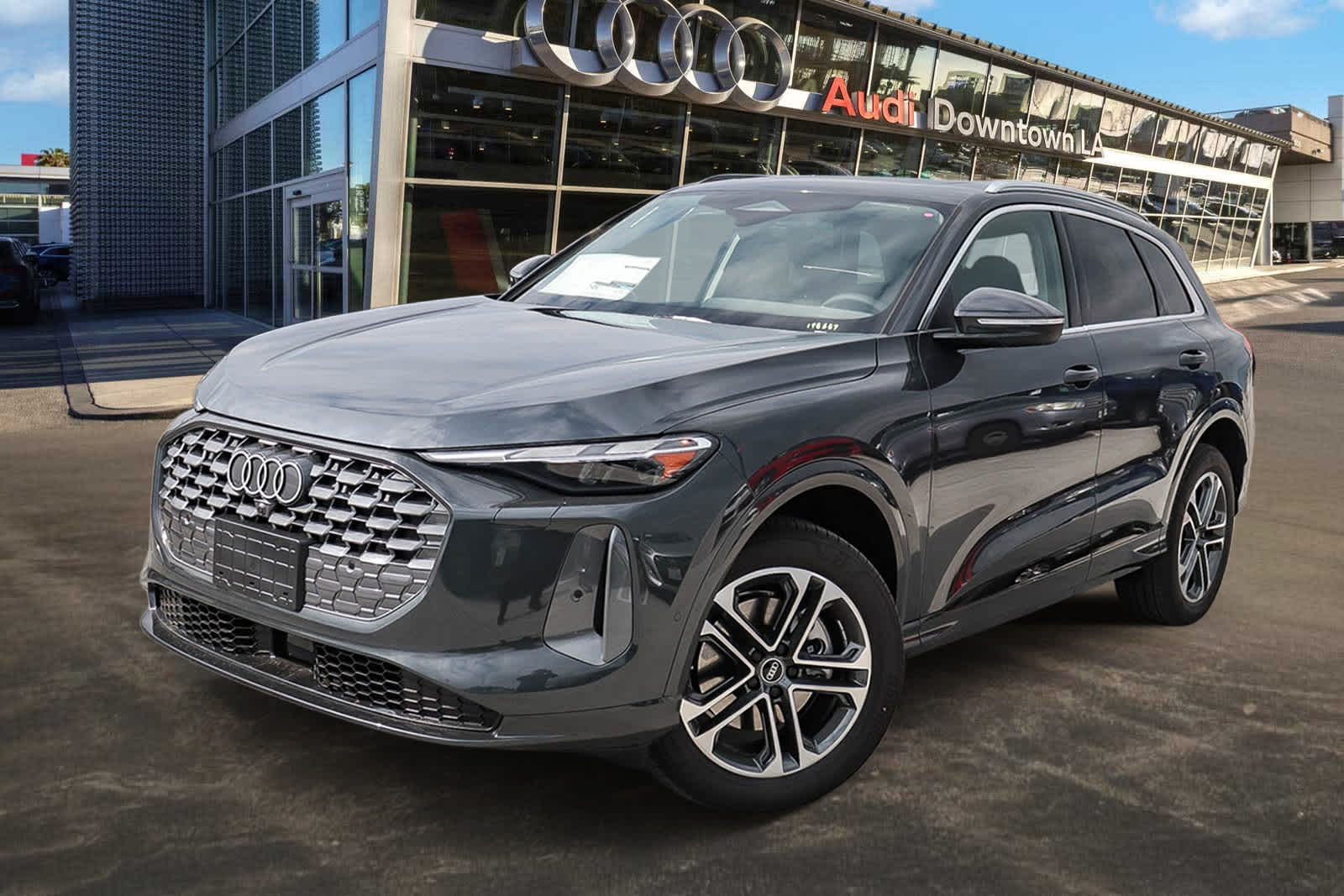 Thumbnail: 2025 Audi Q5 - 1