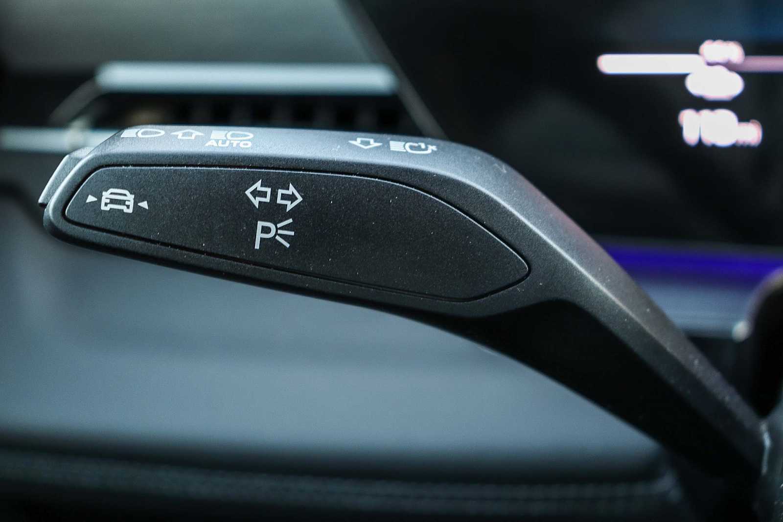 Thumbnail: 2025 Audi Q6 e-tron - 28