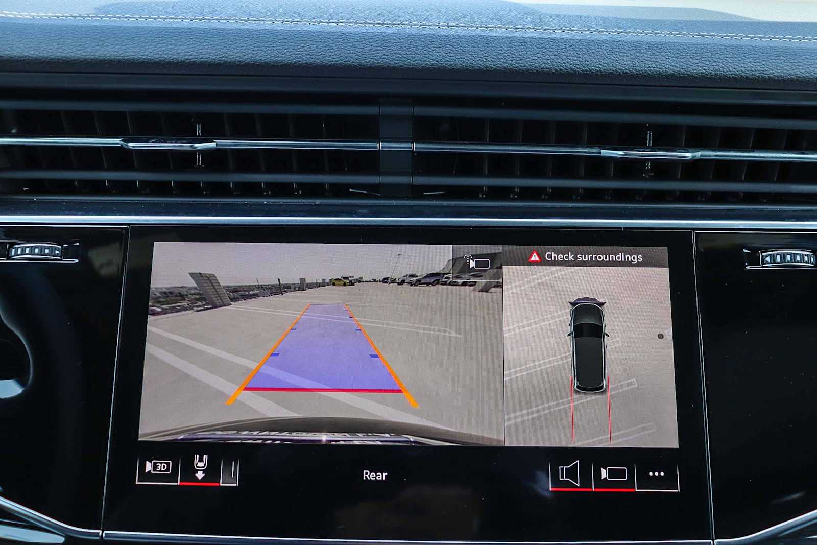 Thumbnail: 2026 Audi Q7 - 35