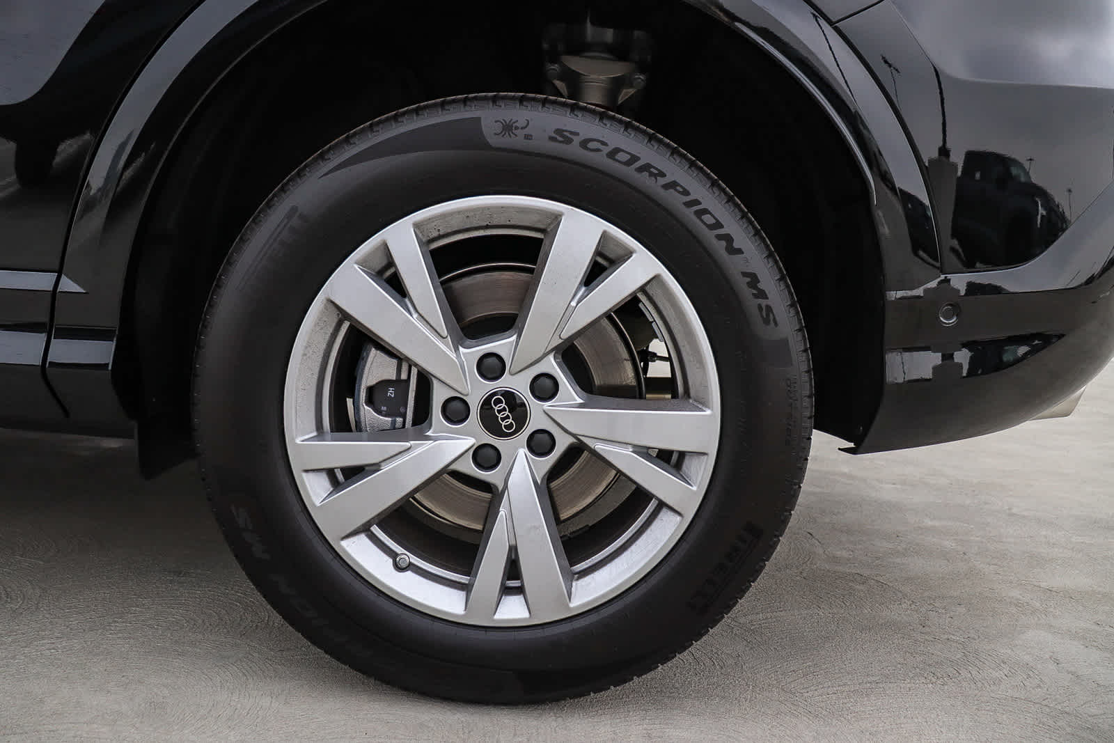 Thumbnail: 2025 Audi Q5 - 12