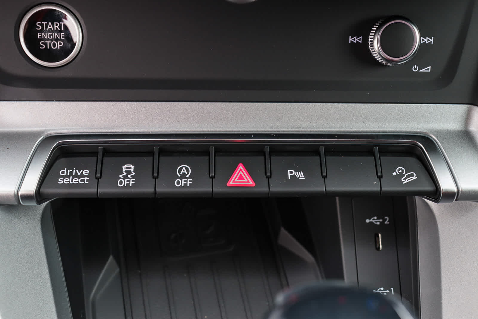 Thumbnail: 2025 Audi Q3 - 27