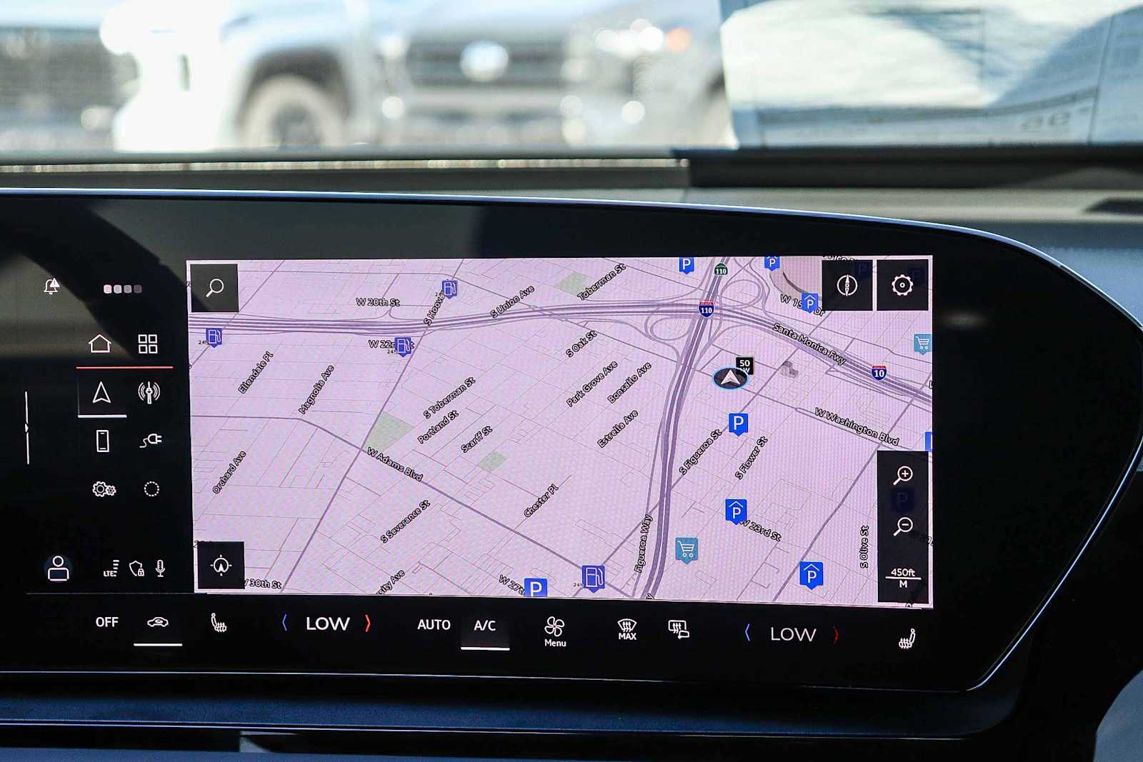 Thumbnail: 2025 Audi Q6 e-tron - 17