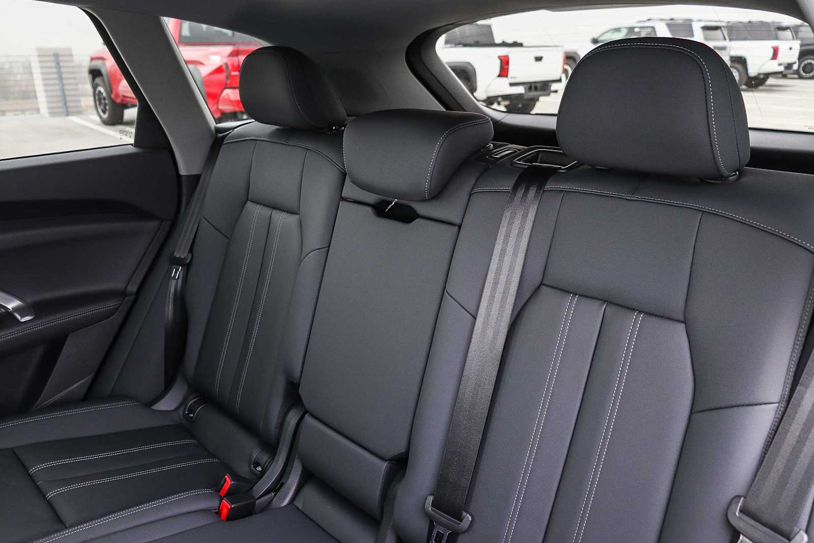 Thumbnail: 2025 Audi Q5 - 23