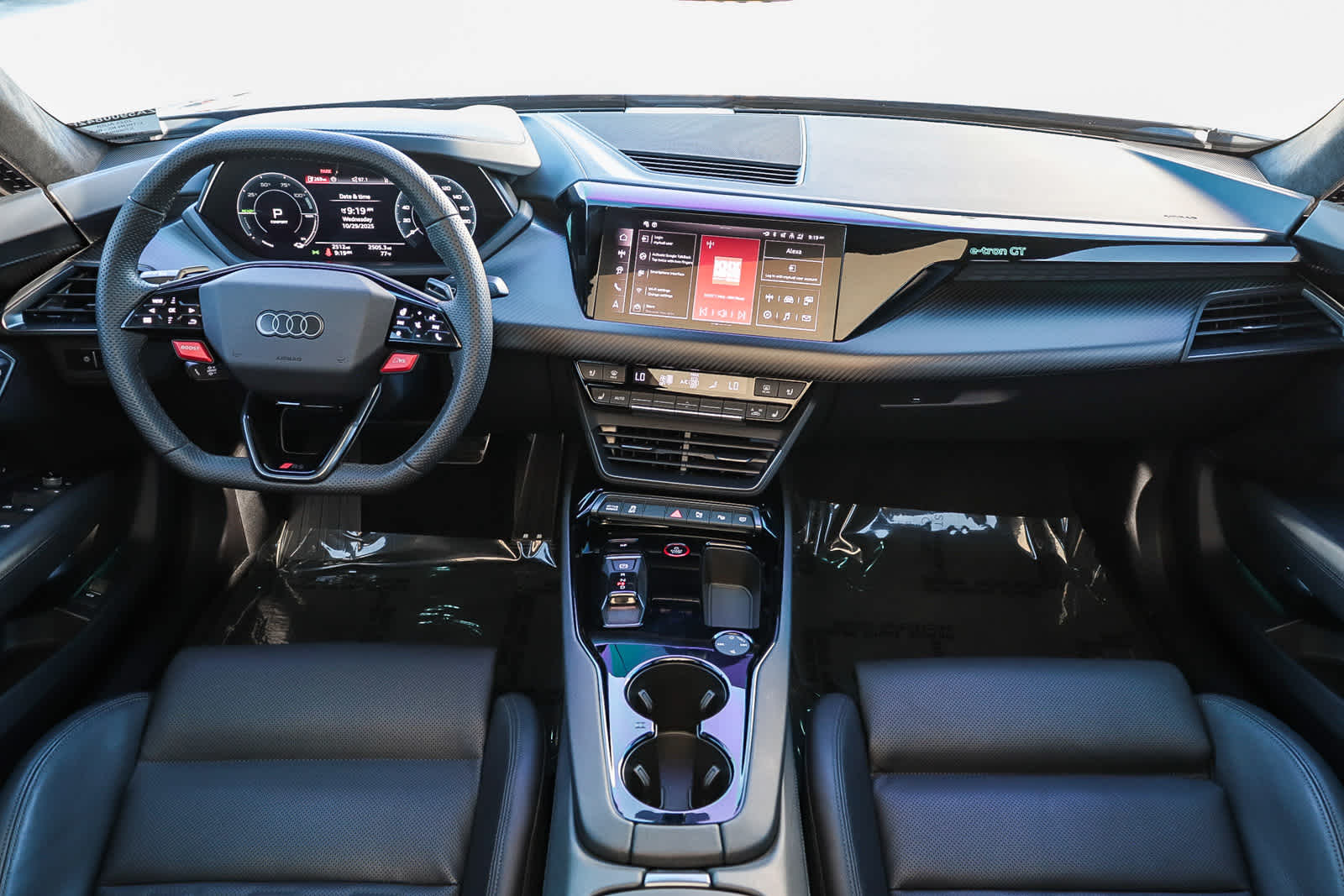 Thumbnail: 2025 Audi RS e-tron GT - 16